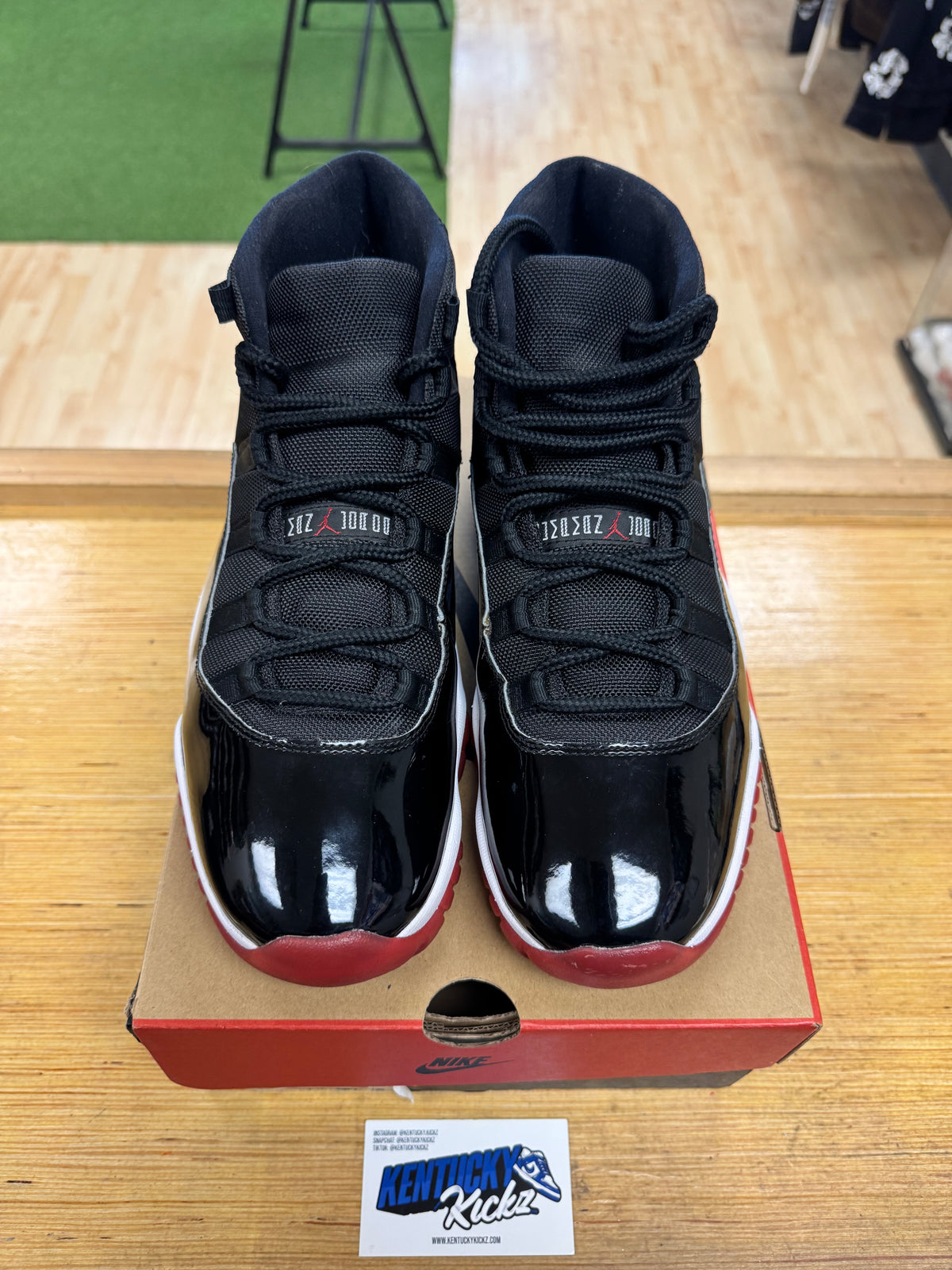 Jordan 11 Retro “Playoffs Bred” 2019 (Sz 11)