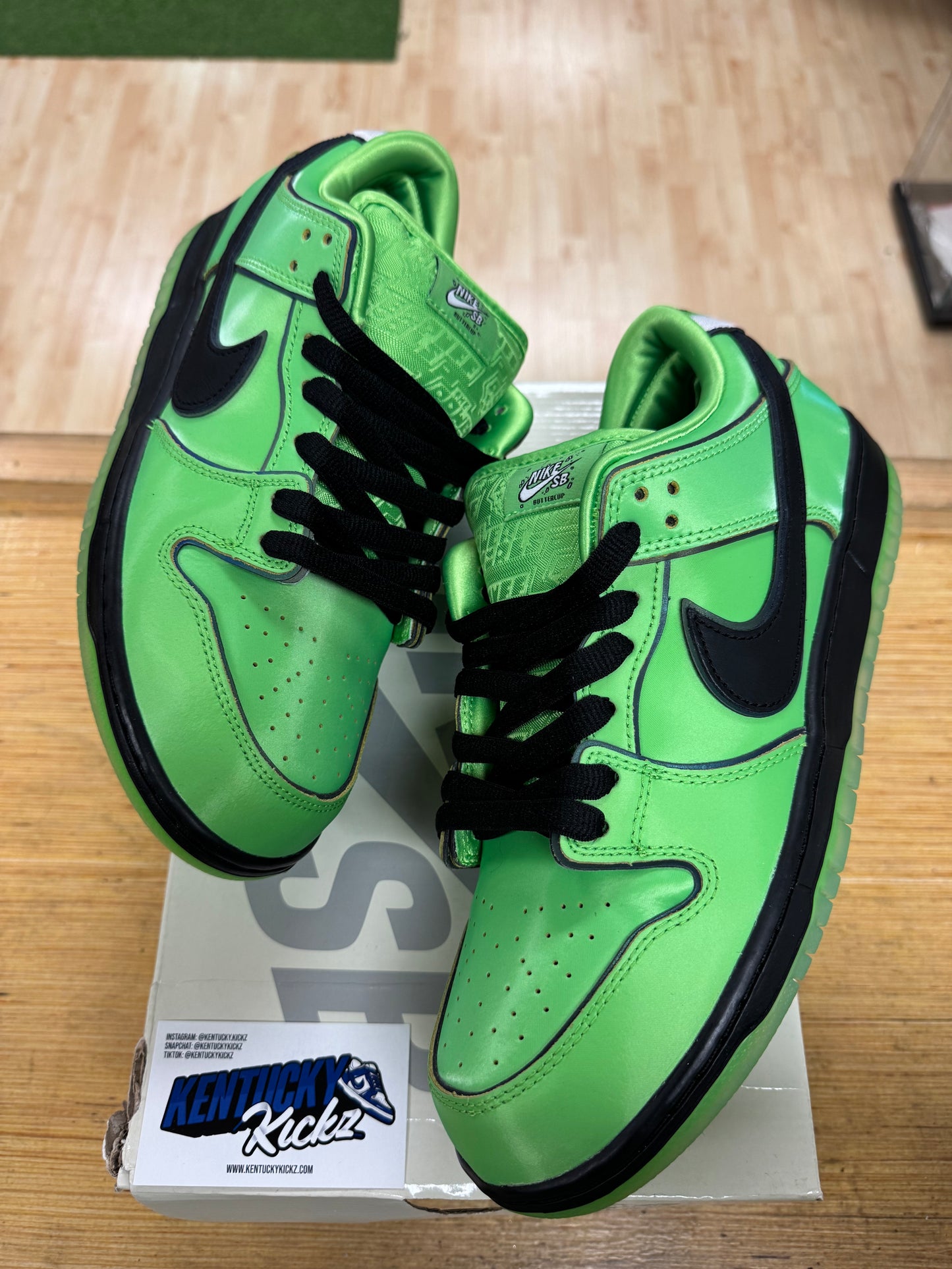 SB Dunk Low “The Powerpuff Girls Buttercup” (Sz 10.5)