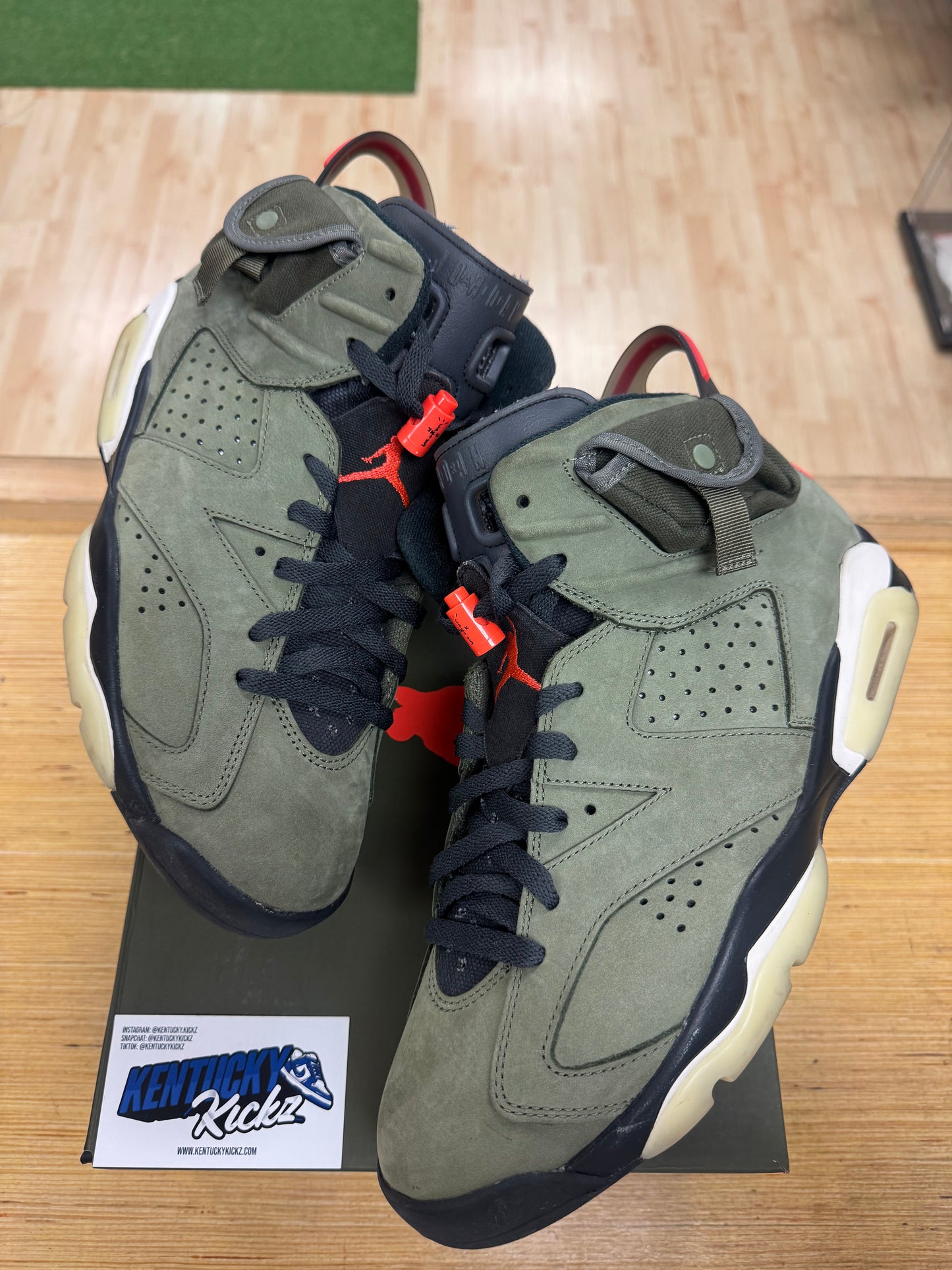 Jordan 6 Retro “Travis Scott” (Sz 10.5)