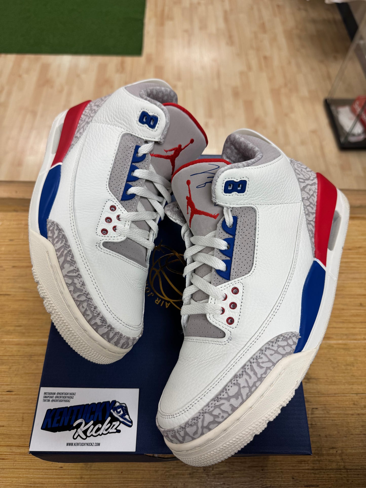 Jordan 3 Retro “International Flight” (Sz 9)