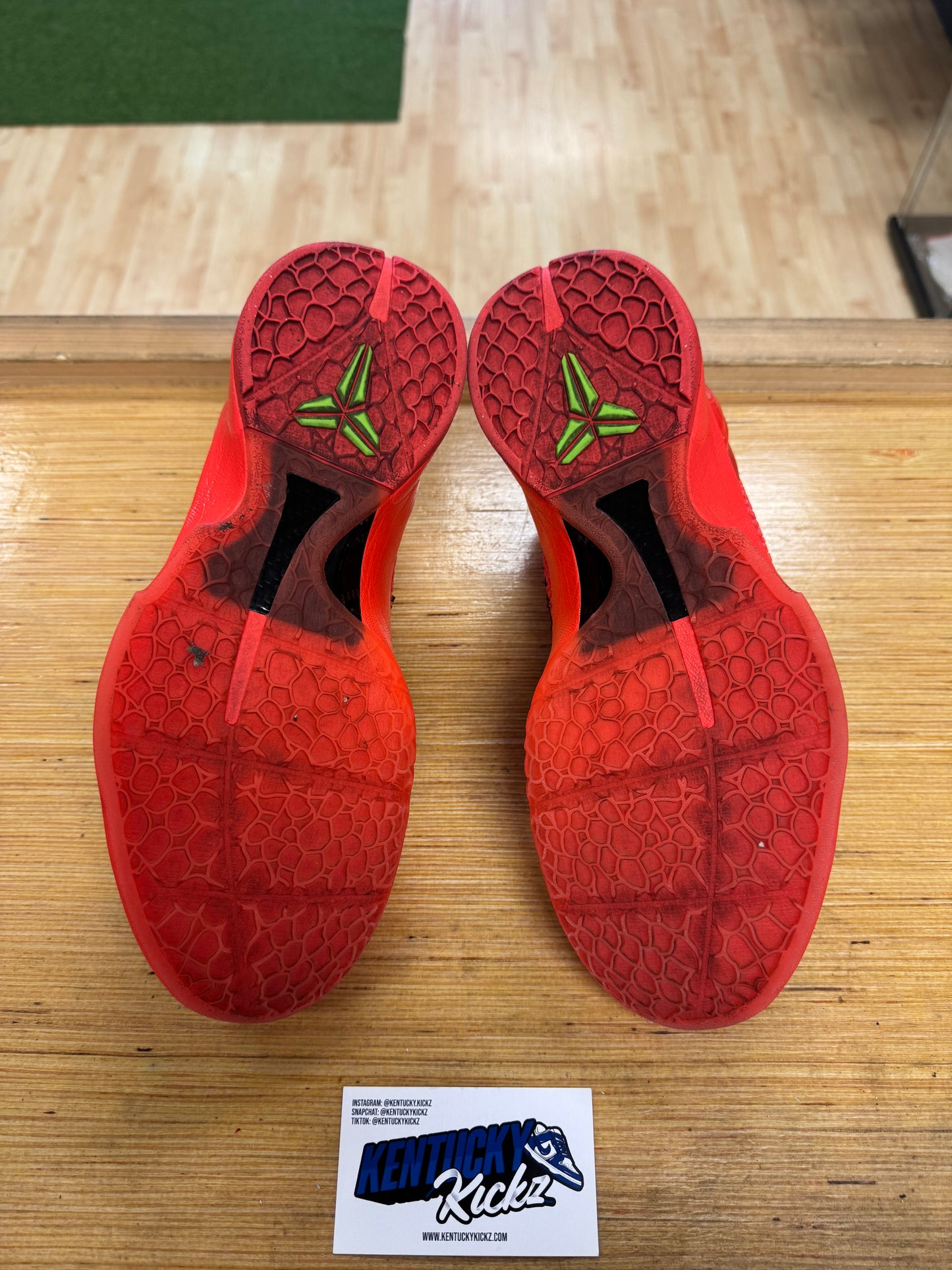 Kobe 6 Protro “Reverse Grinch” (Sz 9)