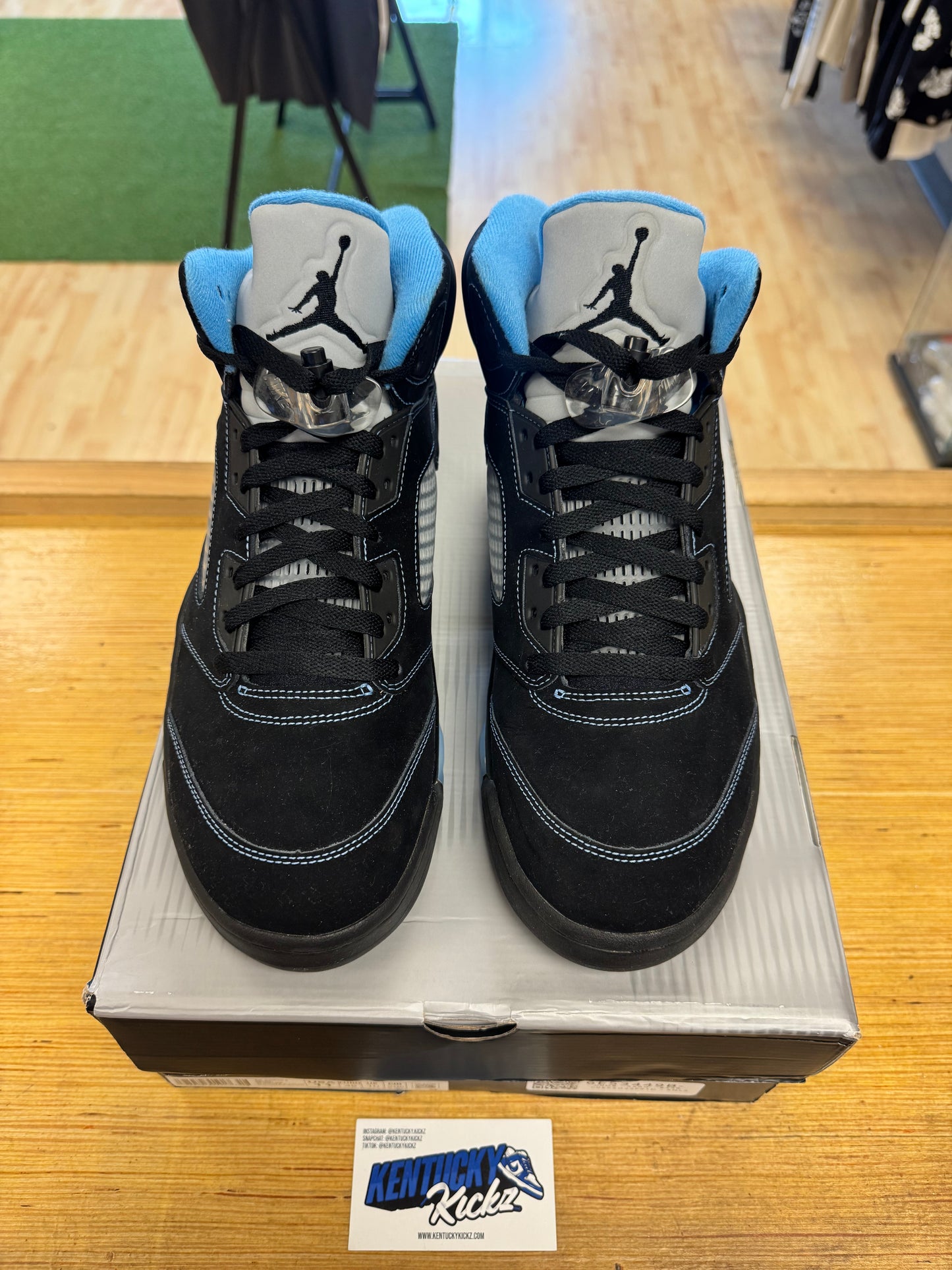 Jordan 5 Retro “Black University Blue” 2026 (Sz 11)