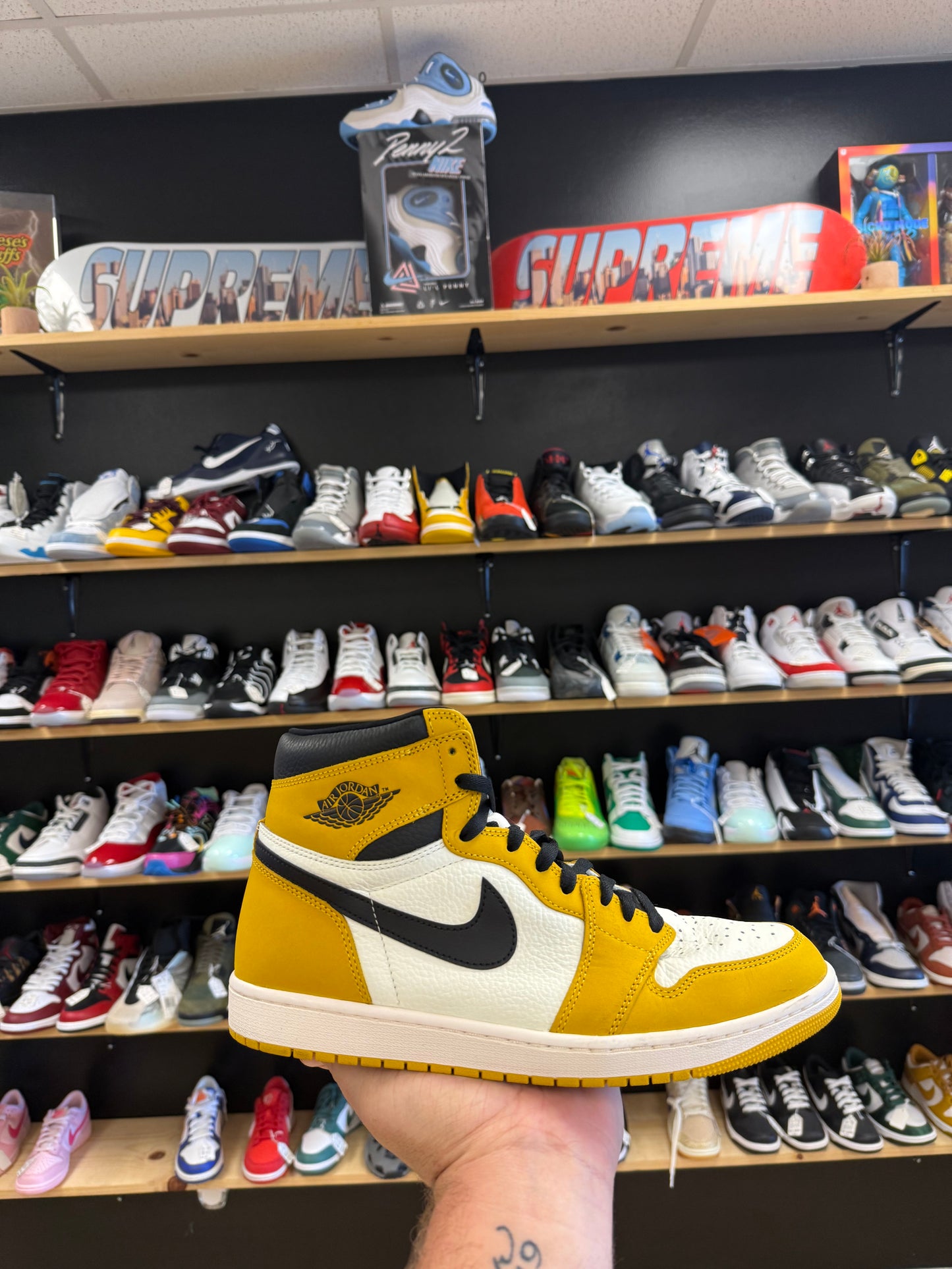 Jordan 1 Retro “Ochre” (Sz 11.5)