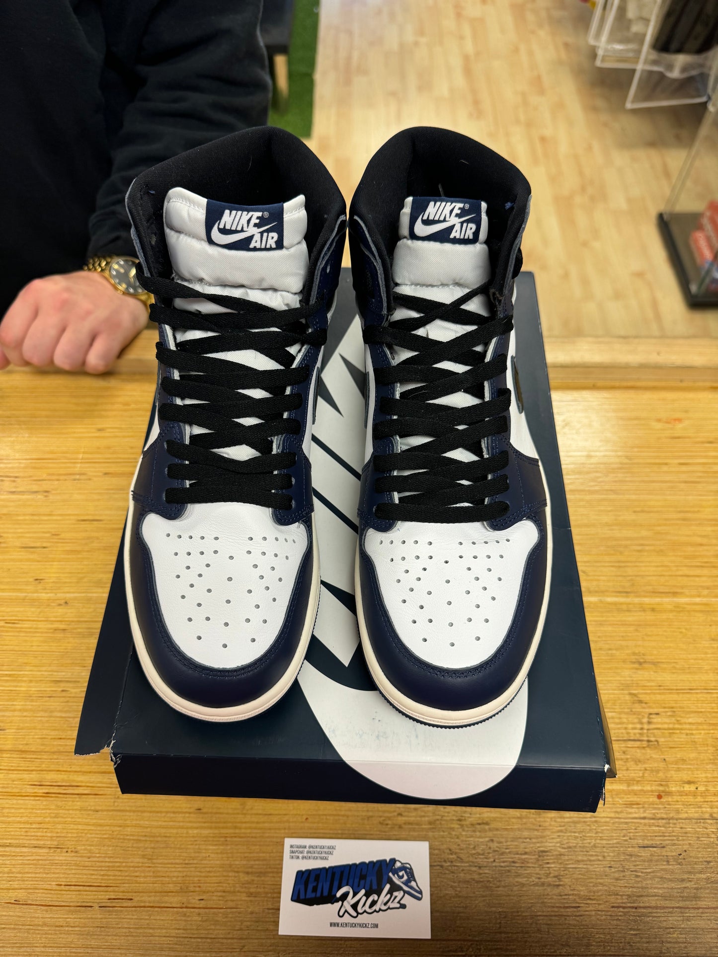 Jordan 1 Retro “Midnight Navy” (Sz 10.5)