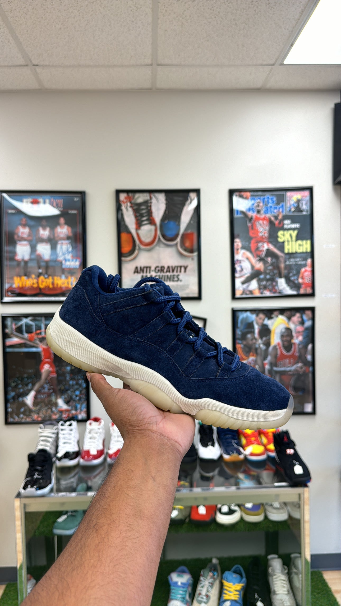 Jordan 11 Low Retro “Derek Jeter RE2PECT” (Sz 11) (USED/NO BOX)