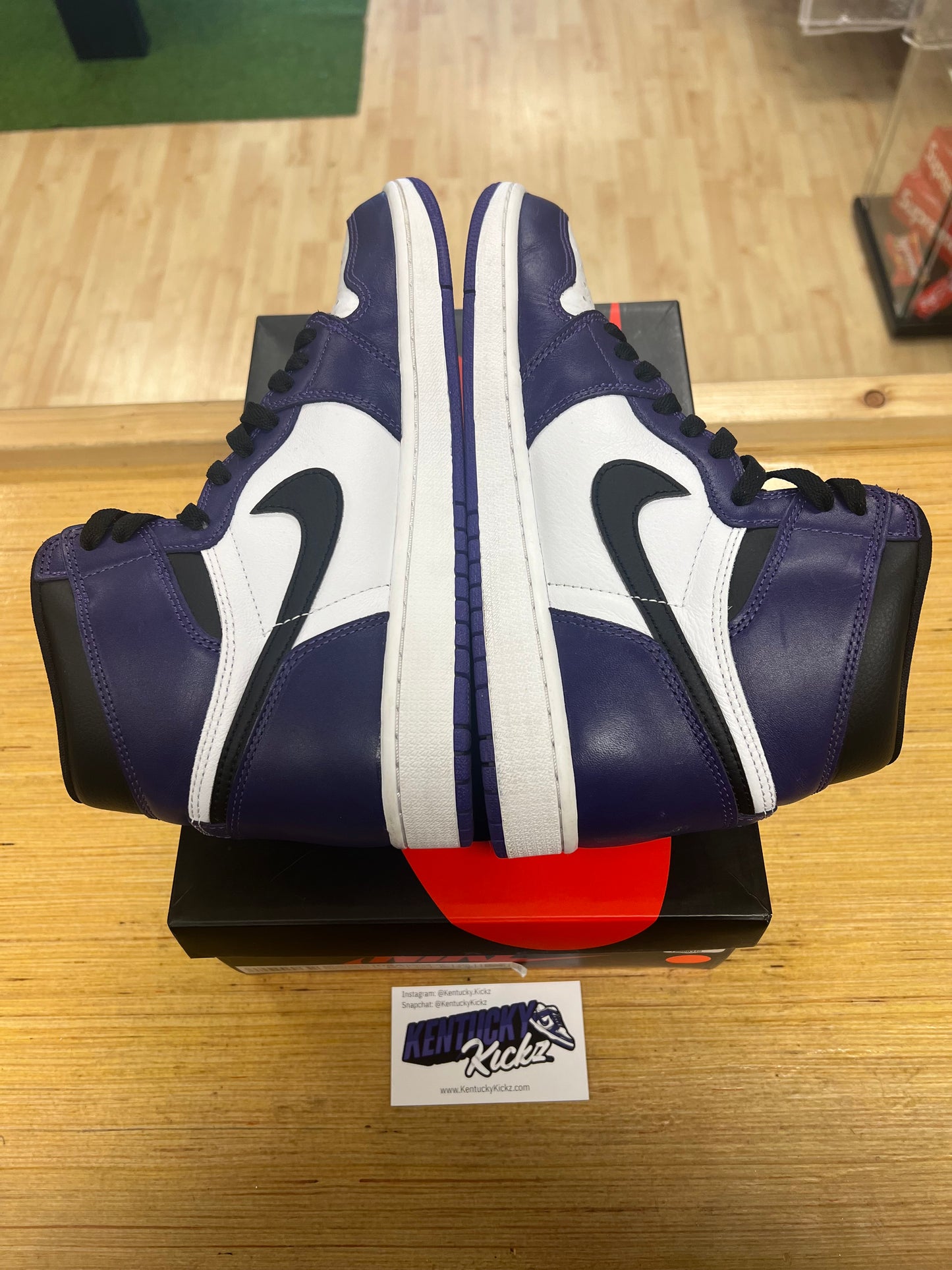 Jordan 1 Retro “Court Purple” (Sz 9.5) (USED 1x)