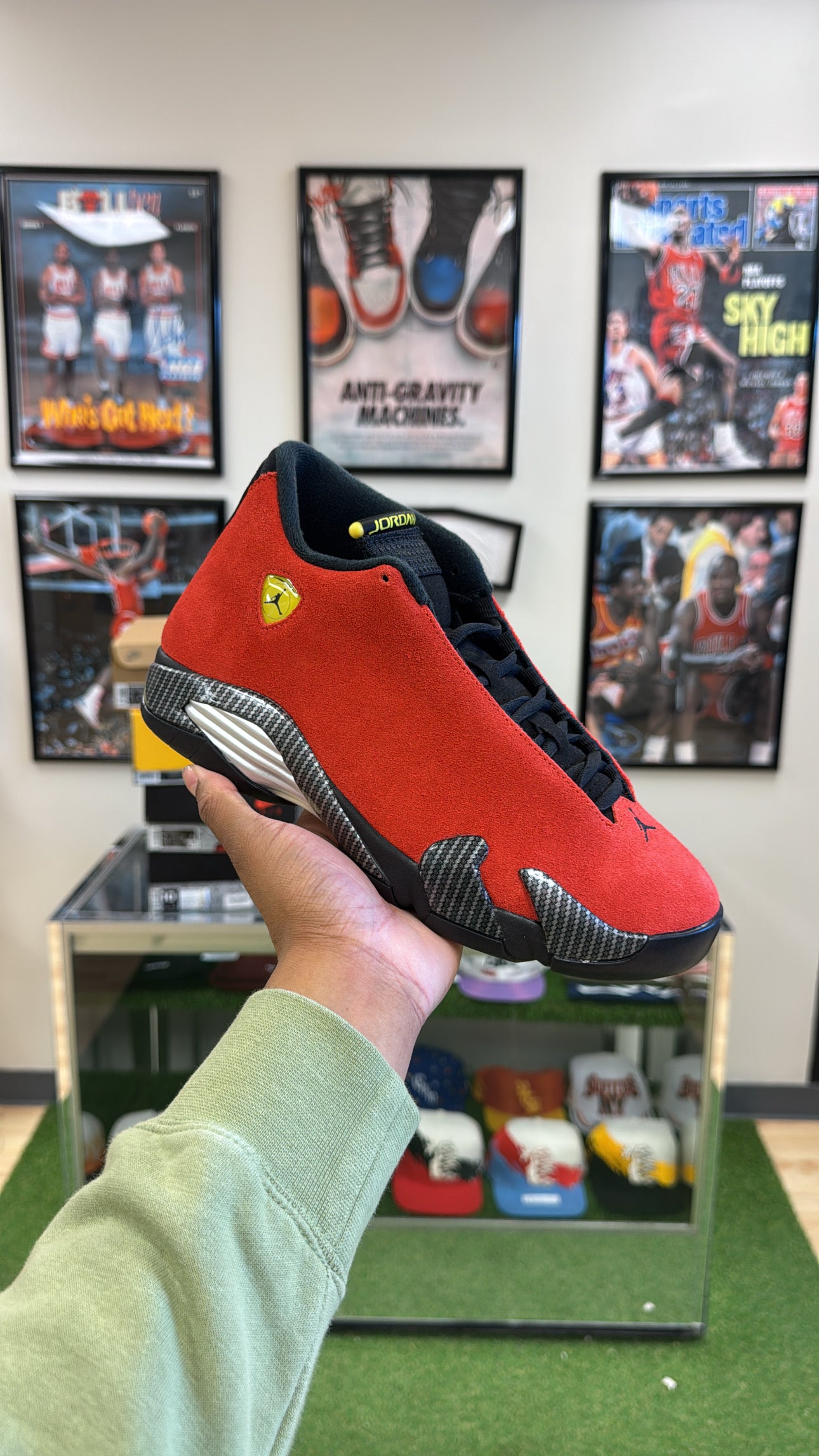 Jordan 14 Retro “Ferrari” 2025 (Sz 8.5)