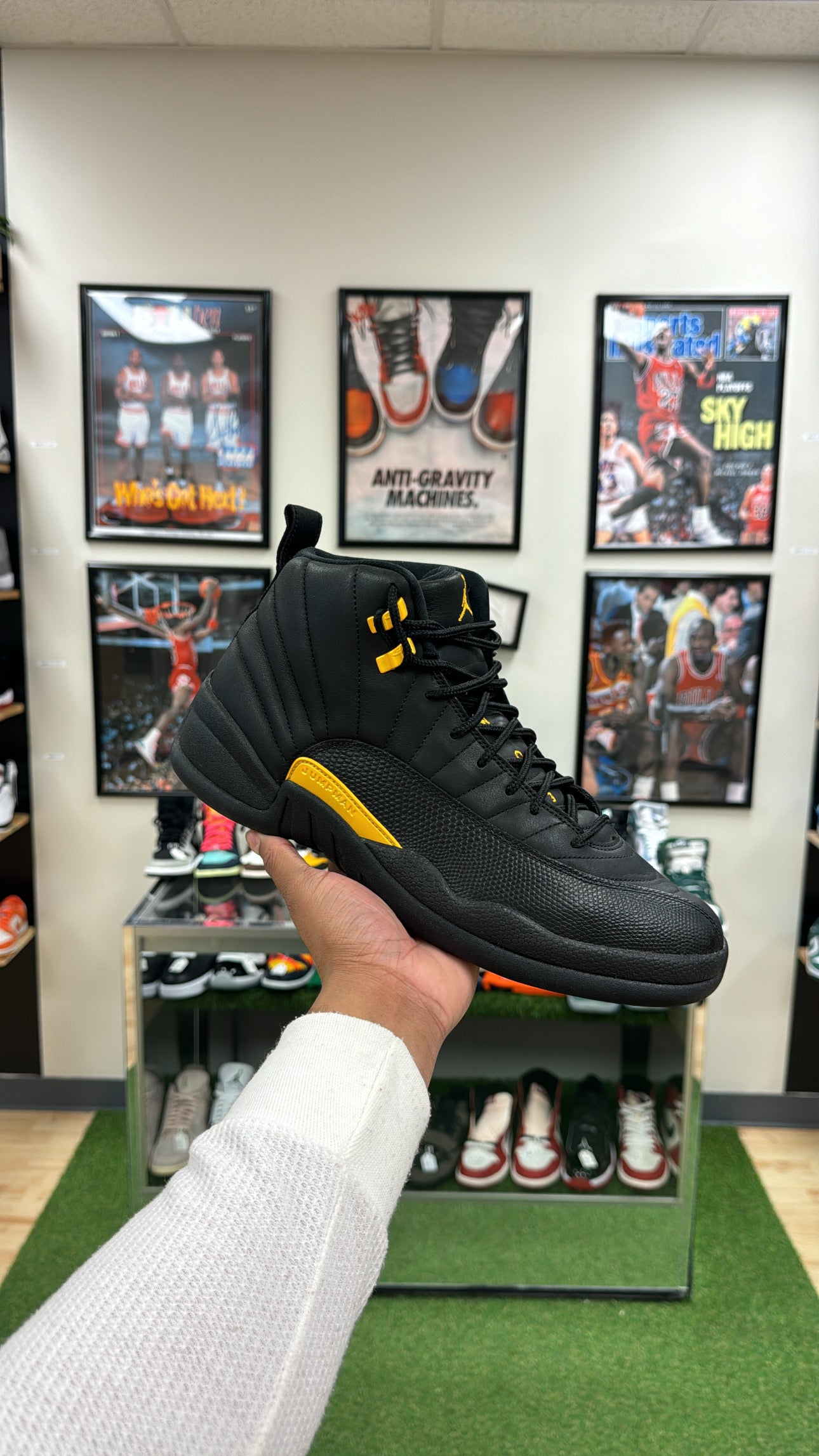 Jordan 12 Retro “Black Taxi” (Sz 12)