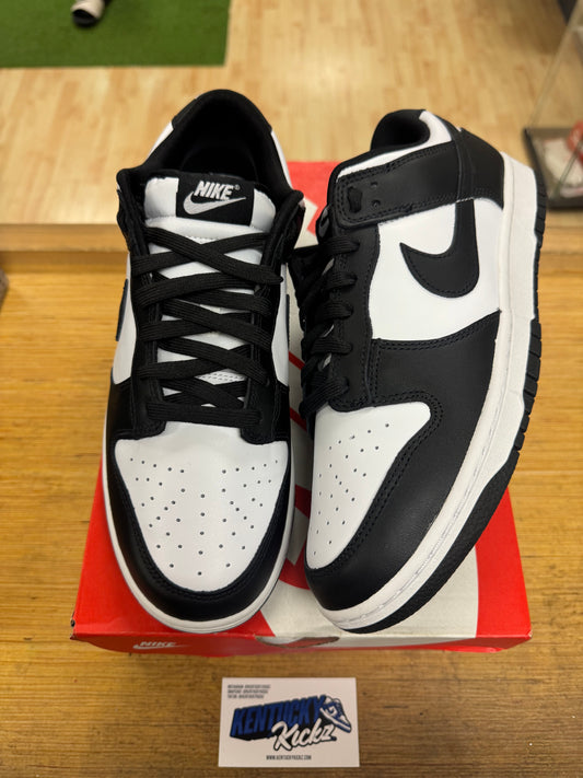 Dunk Low “Panda” (Sz 10.5)