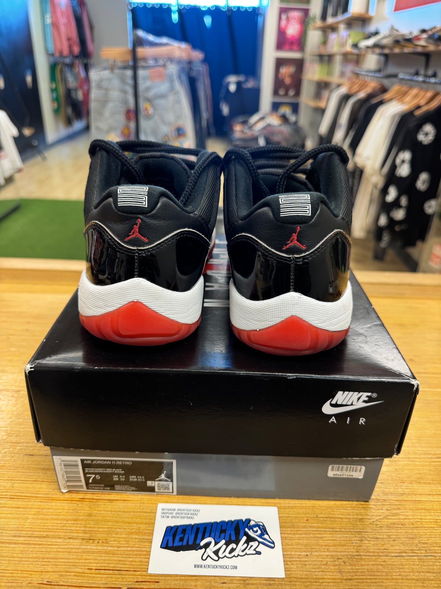 Jordan 11 Retro Low “Bred” 2025 (Sz 7.5)
