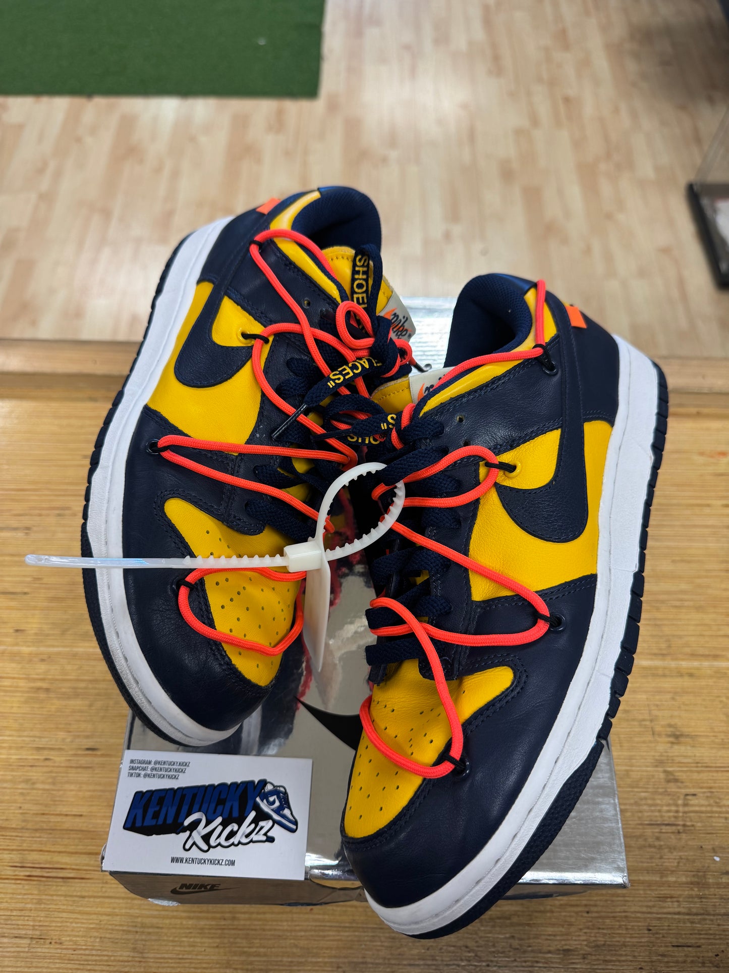 Dunk Low “Off-White University Gold”