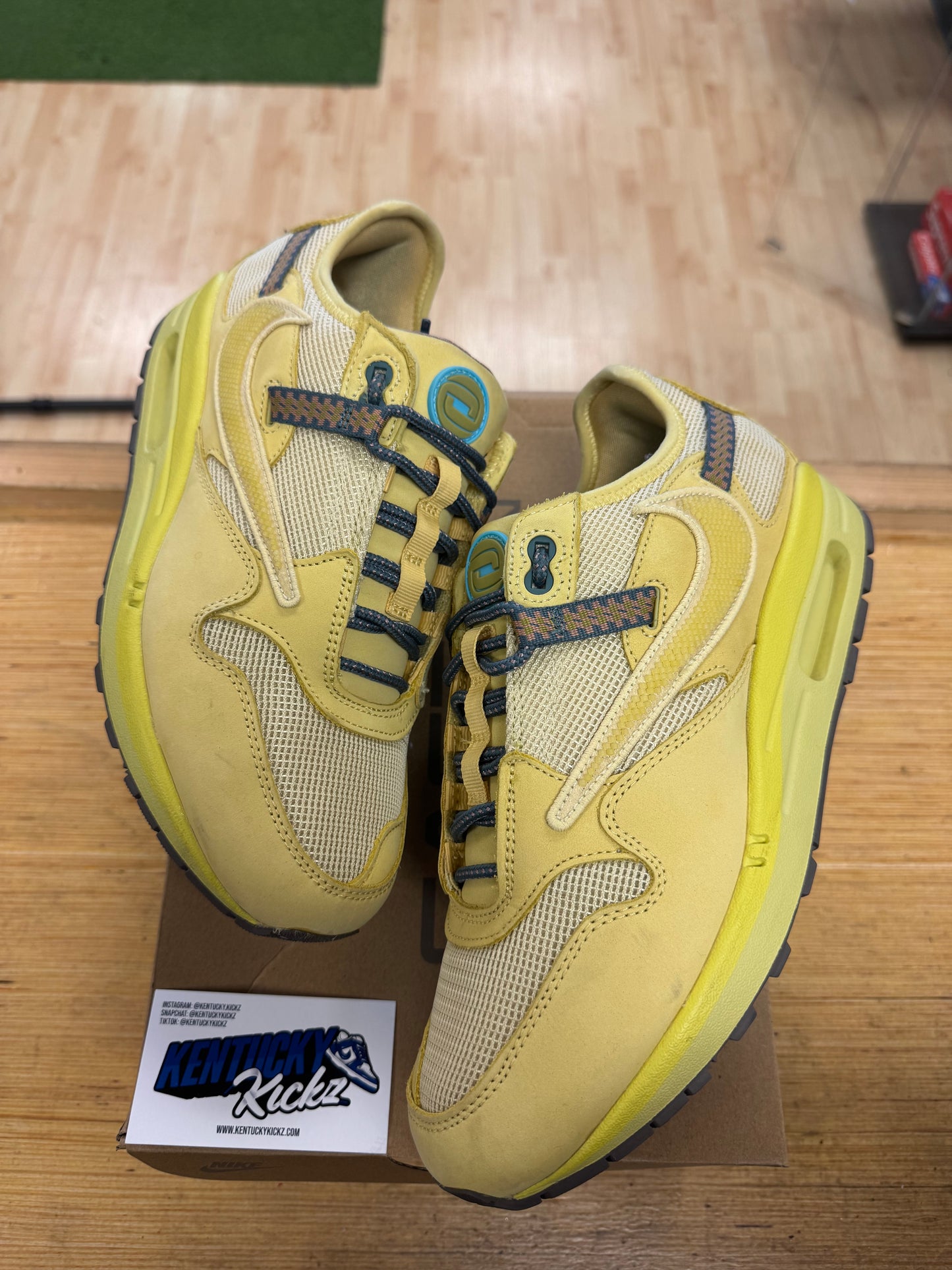 Air Max 1 “Travis Scott Cactus Jack Saturn Gold” (Sz 10)