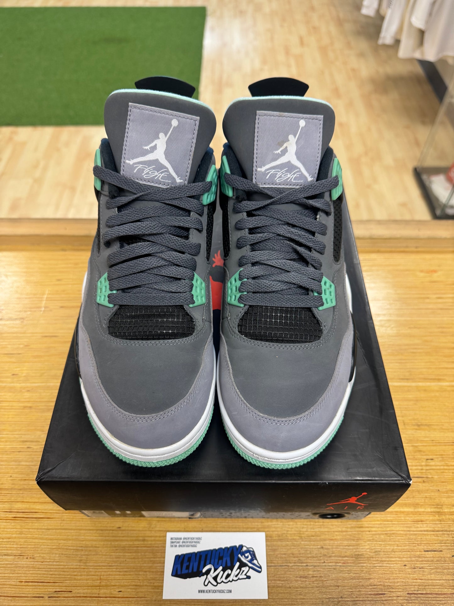 Jordan 4 Retro “Green Glow” (Sz 11)