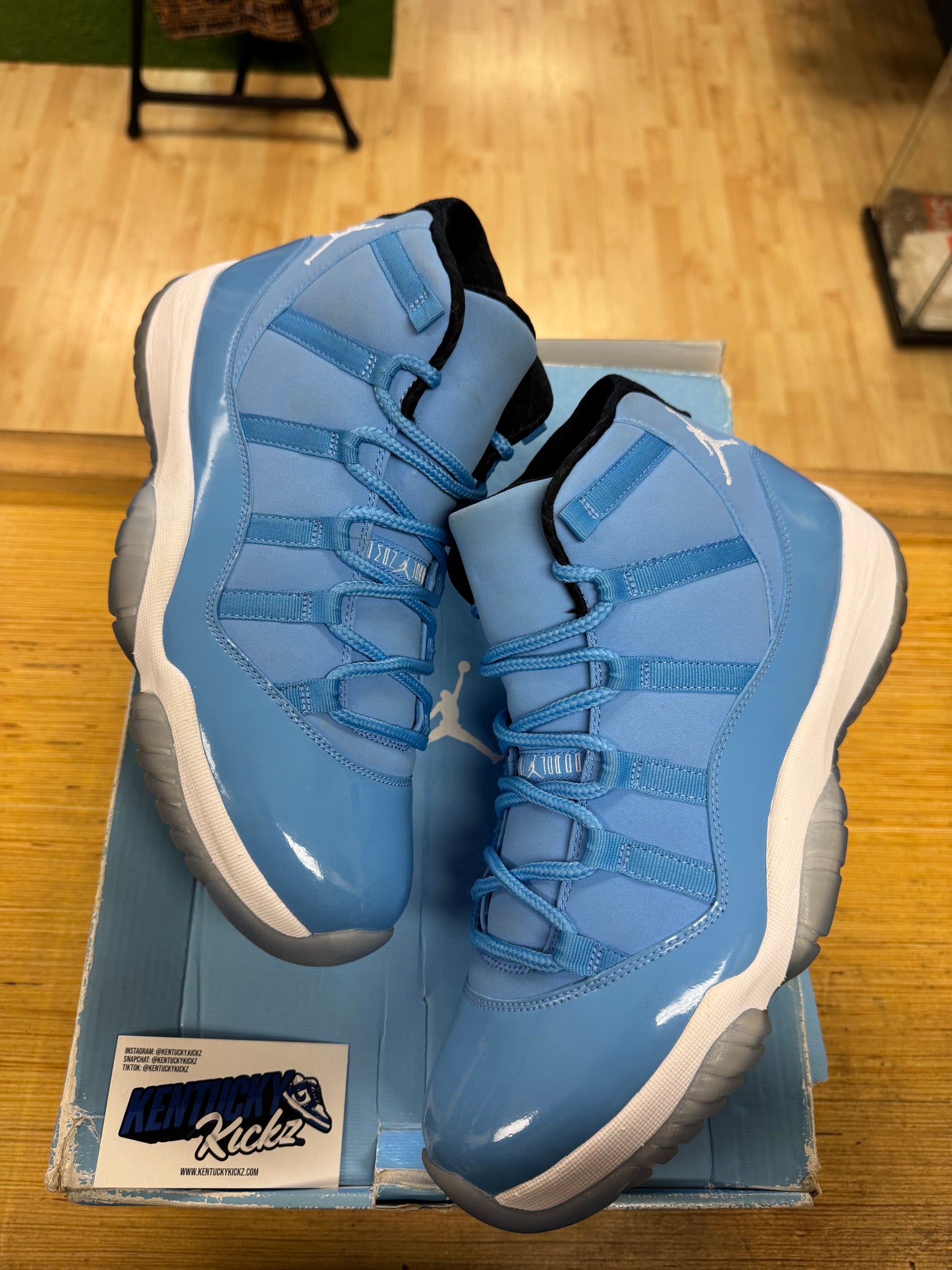 Jordan 11 Retro “Pantone” (Sz 11.5)