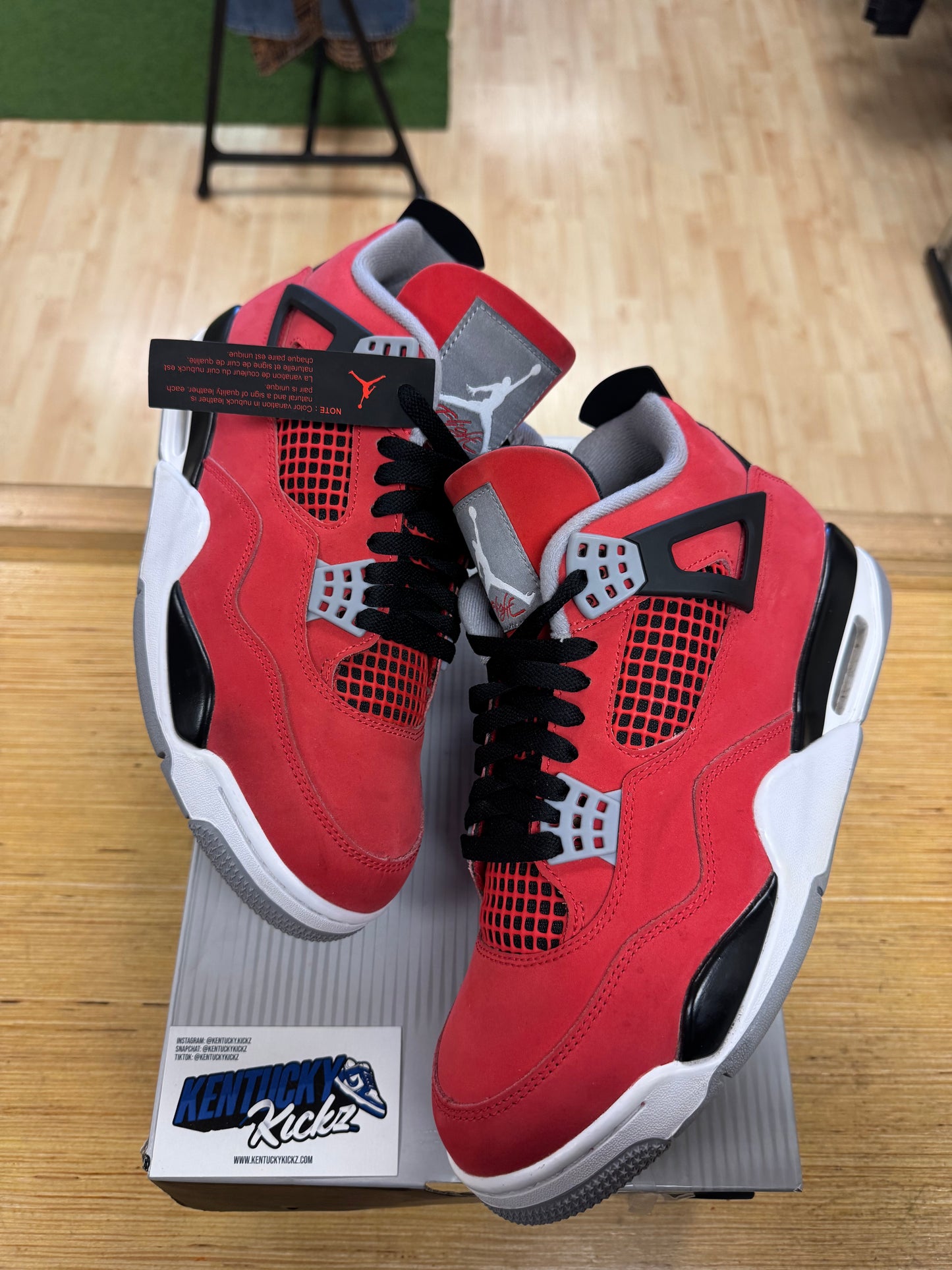 Jordan 4 Retro “Toro Bravo” 2025 (Sz 9)