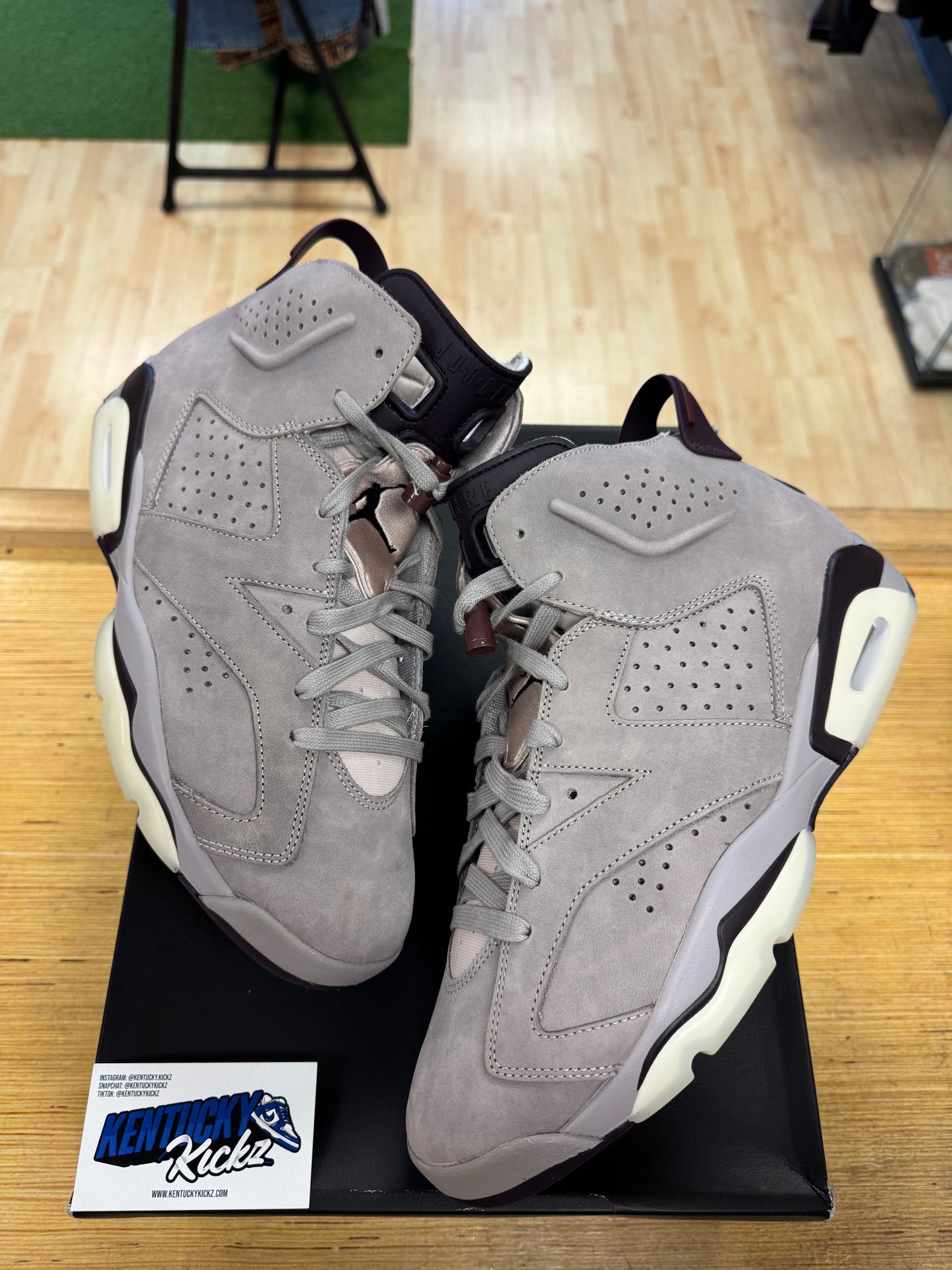 Jordan 6 Retro “A Ma Maniere Smokey Mauve” (Sz 12)