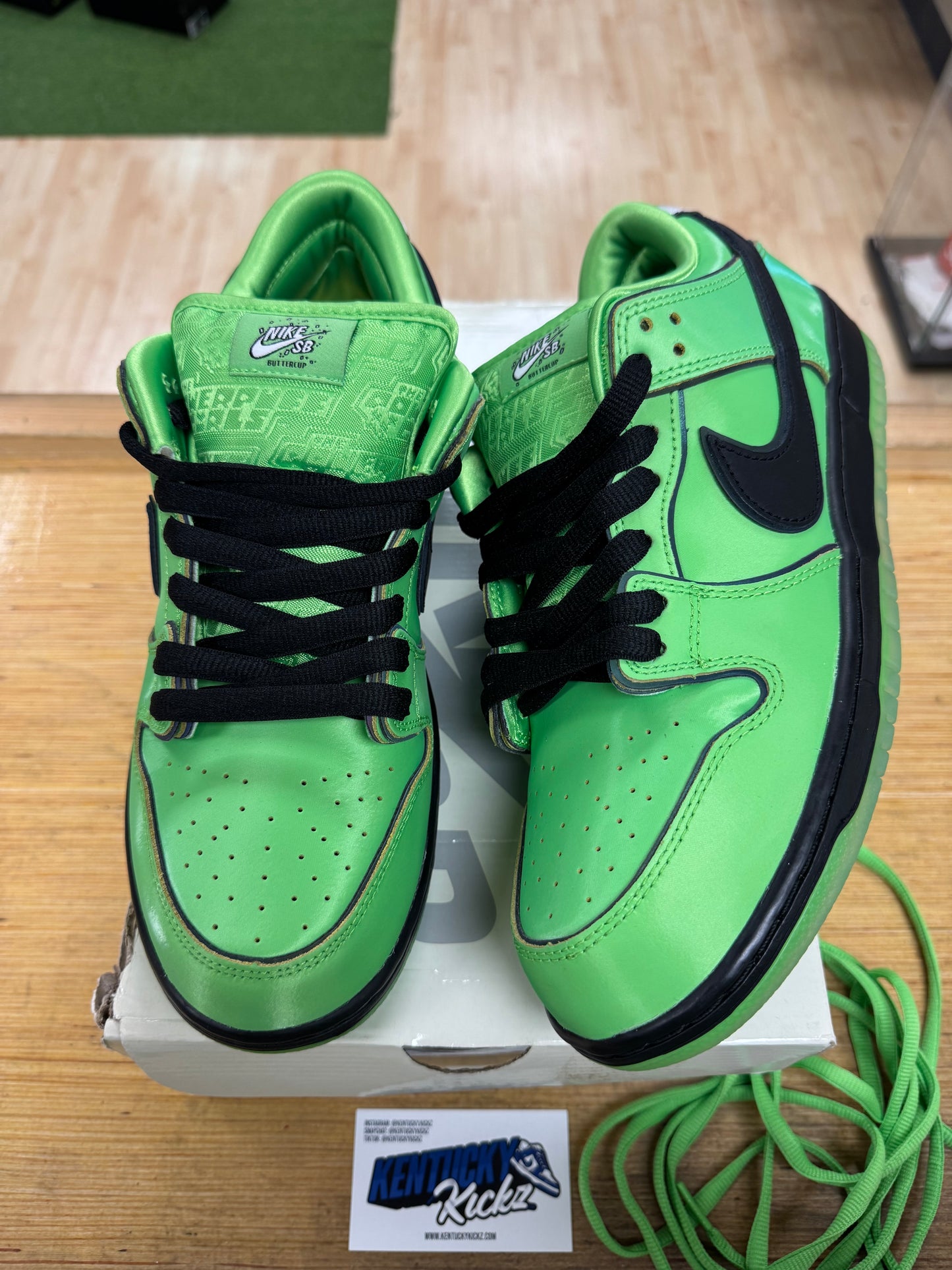 SB Dunk Low “The Powerpuff Girls Buttercup” (Sz 10.5)