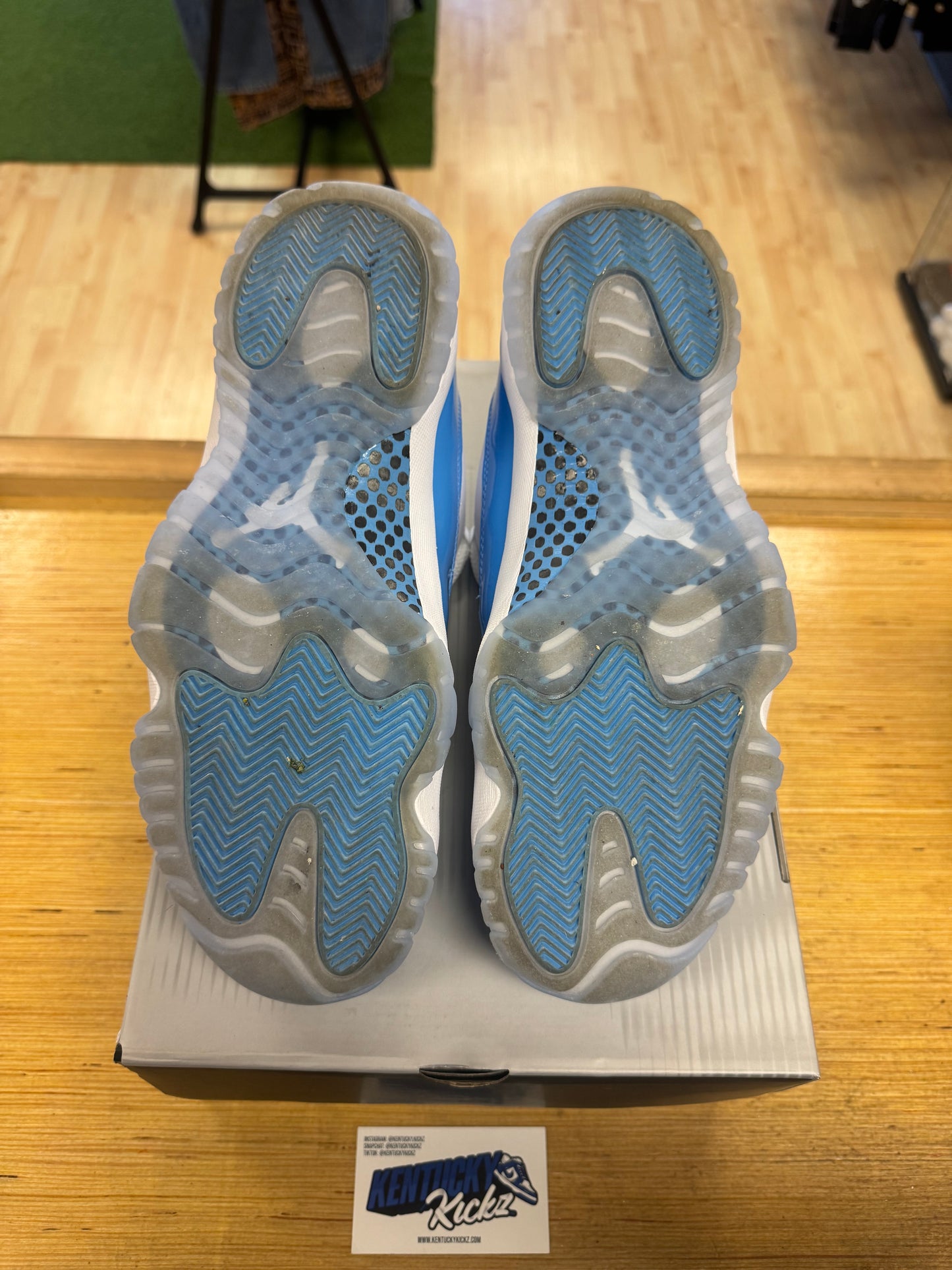 Jordan 11 Retro Low “University Blue” 2026 (Sz 10.5)
