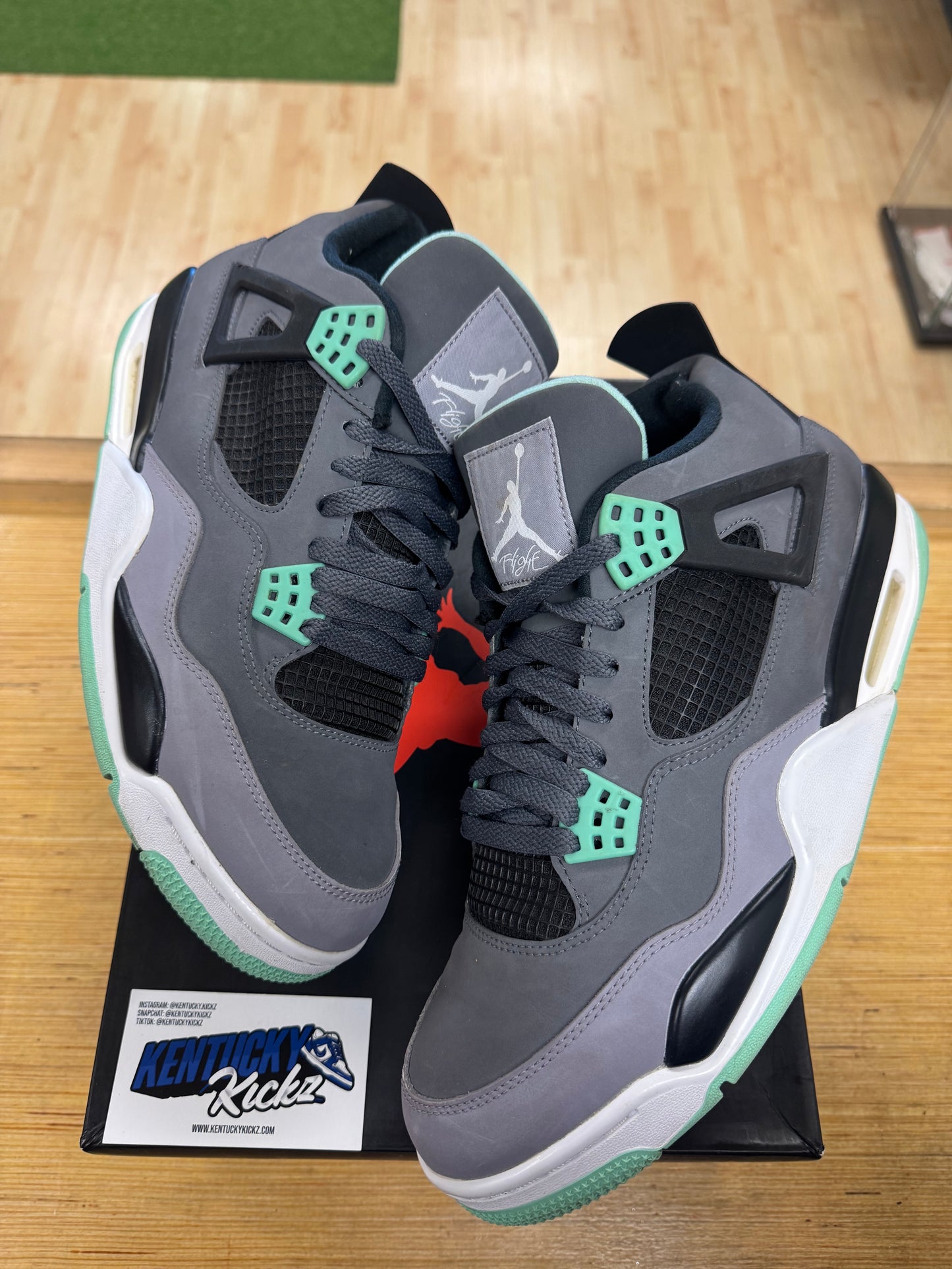 Jordan 4 Retro “Green Glow” (Sz 11)
