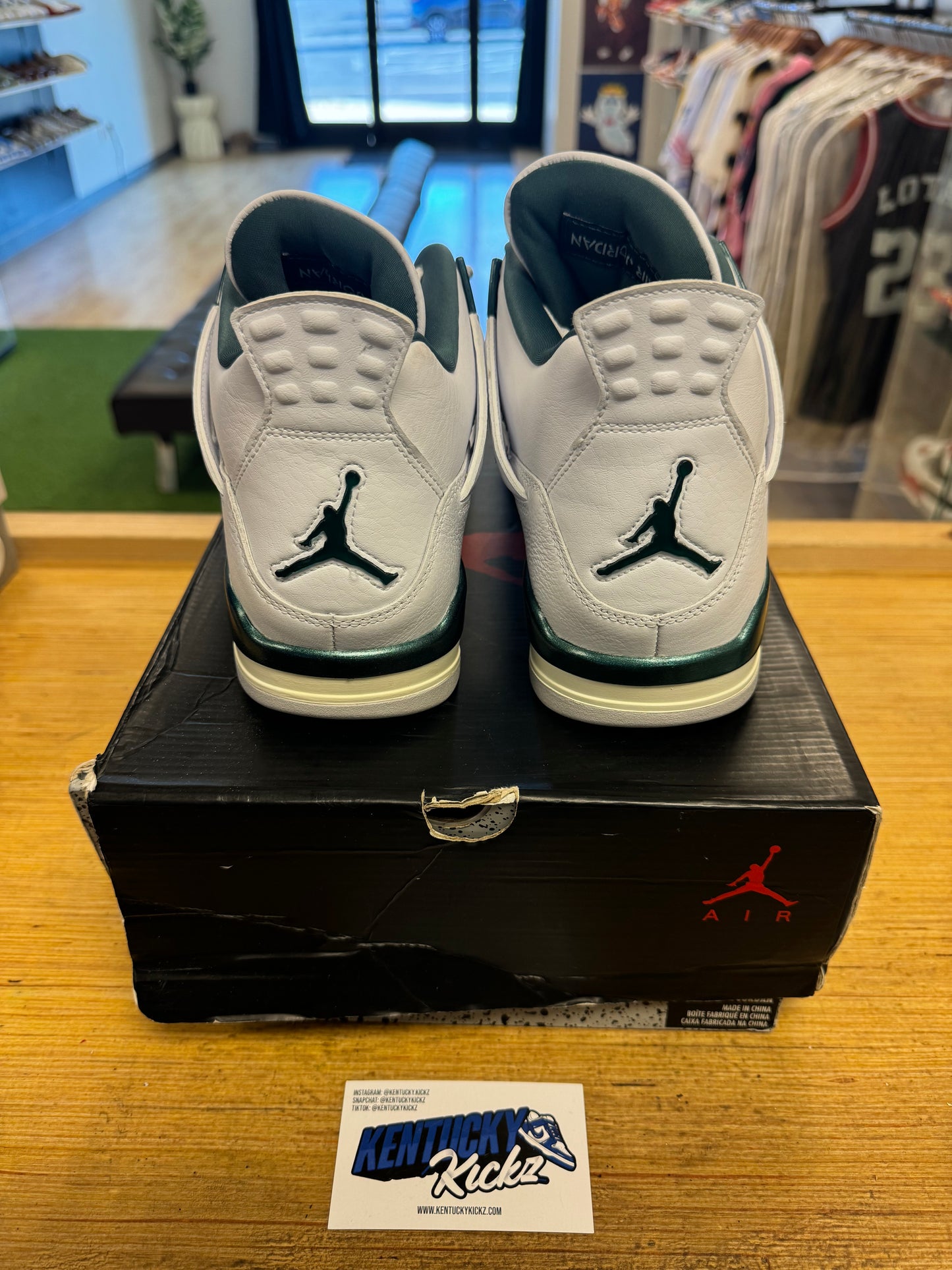 Jordan 4 Retro “Oxidized Green” (Sz 11)