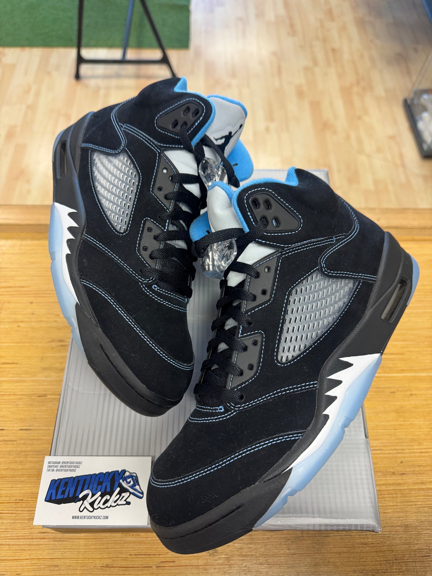 Jordan 5 Retro “Black University Blue” 2026 (Sz 11)