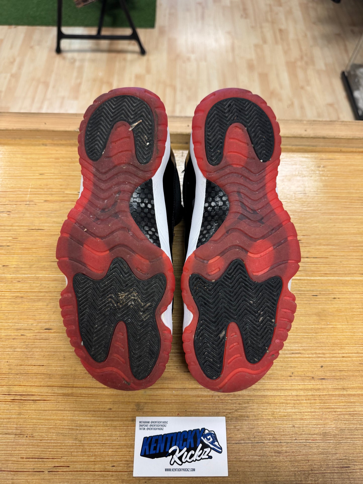 Jordan 11 Retro Low “Bred” 2025 (Sz 10.5)