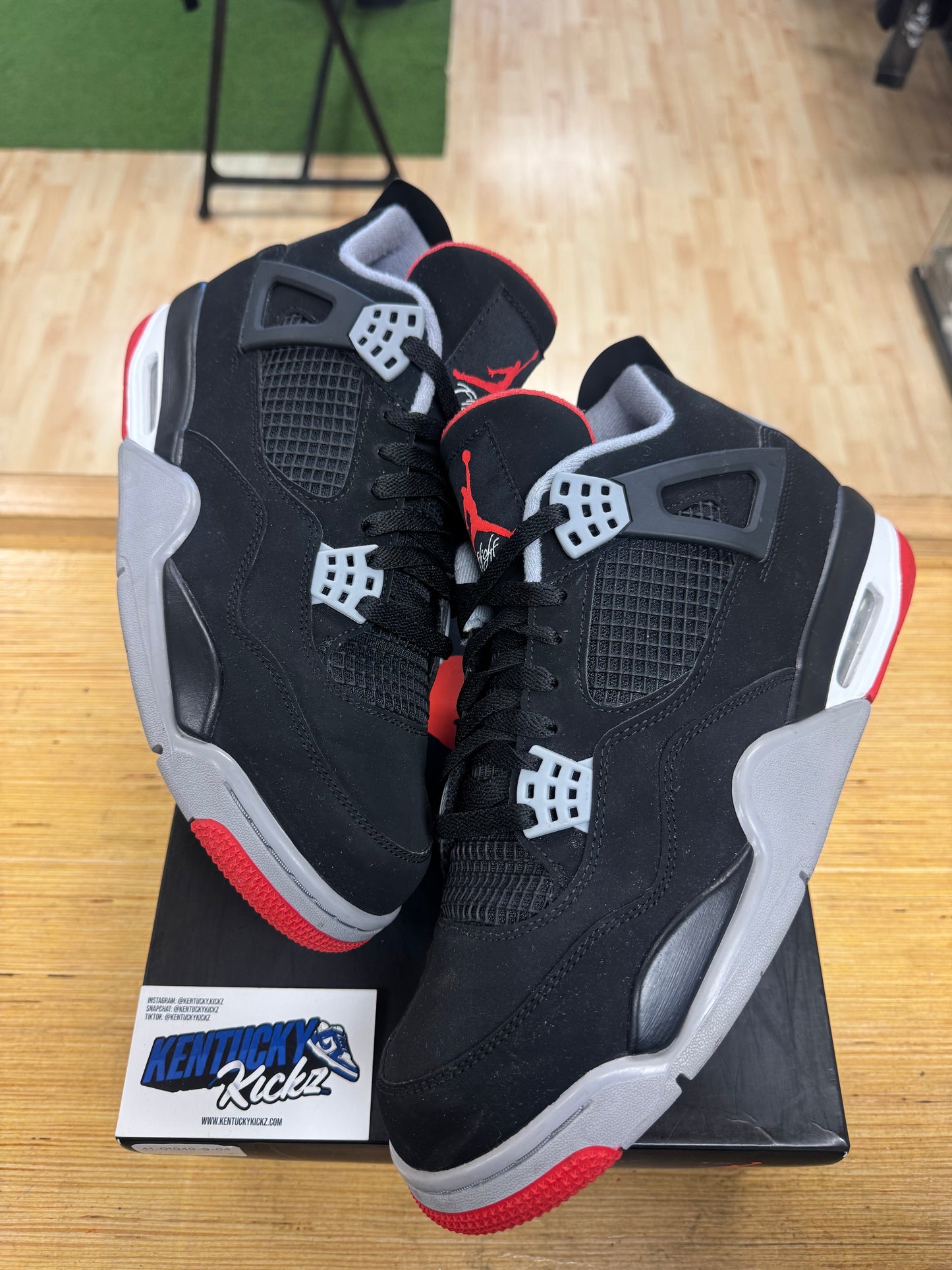 Jordan 4 Retro “Bred” 2019 (Sz 11.5)