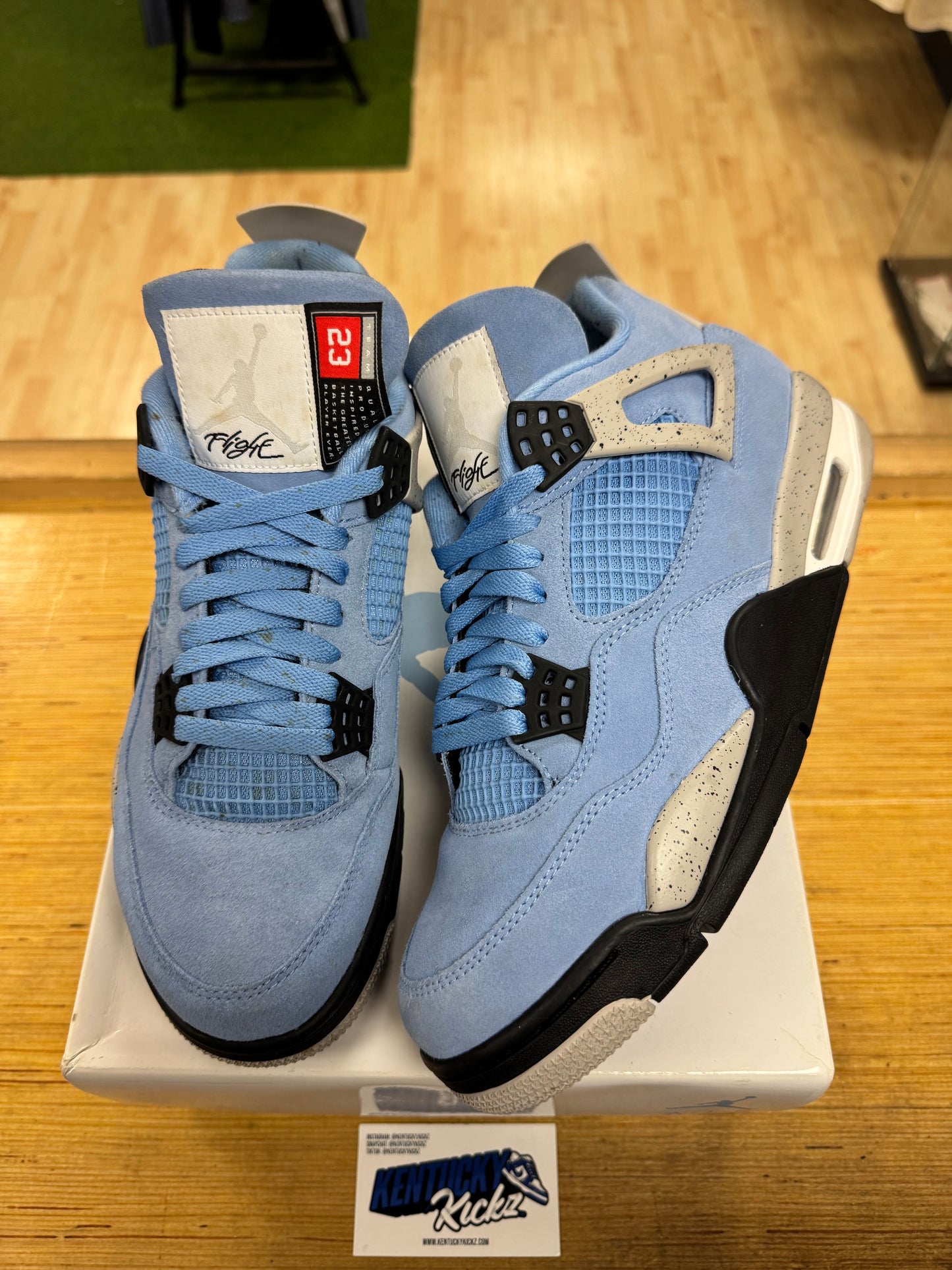 Jordan 4 Retro “University Blue” (Sz 10)