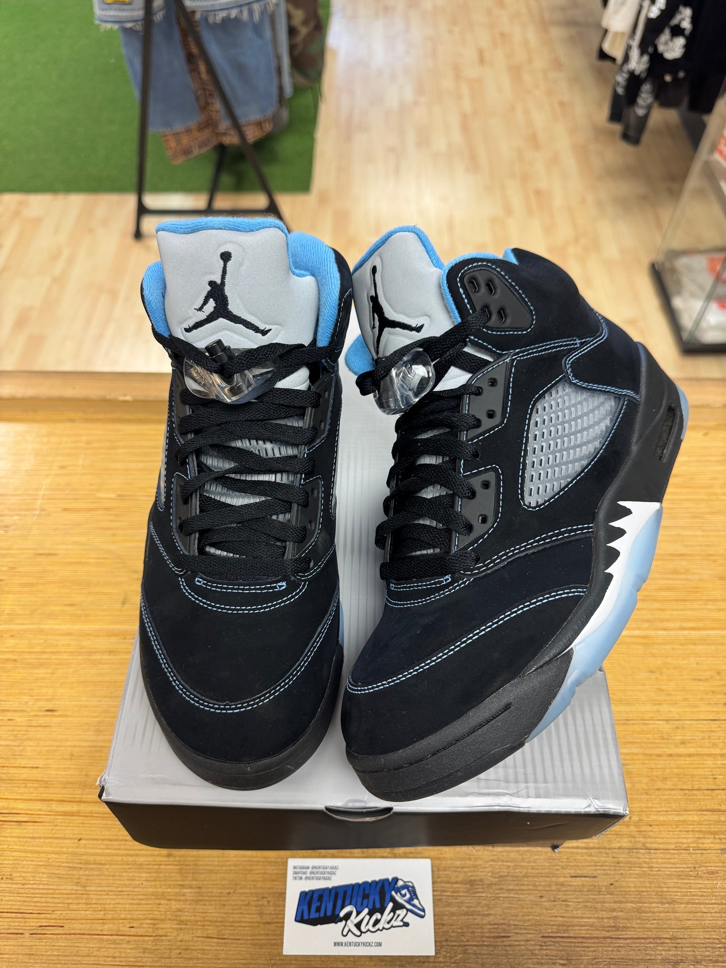 Jordan 5 Retro “Black University Blue” 2026 (Sz 9.5)