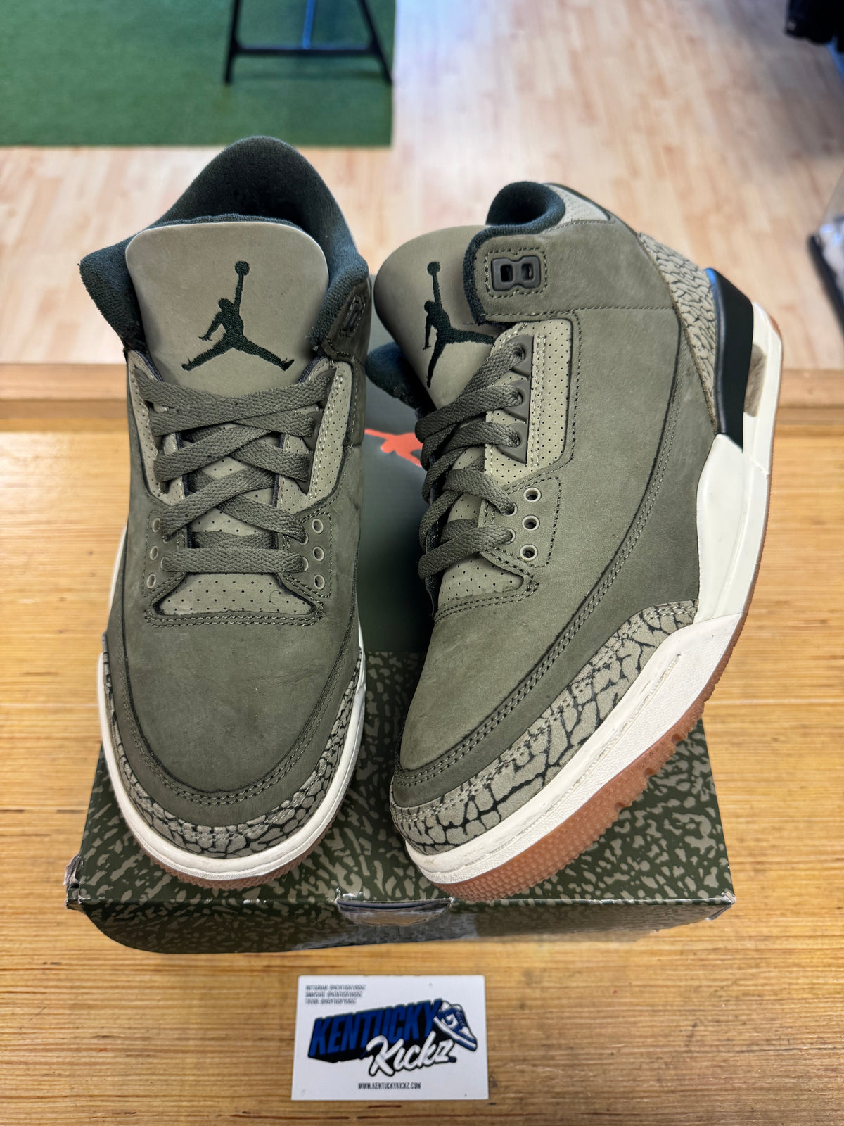 Jordan 3 Retro “Family Affair” (Sz 8.5)