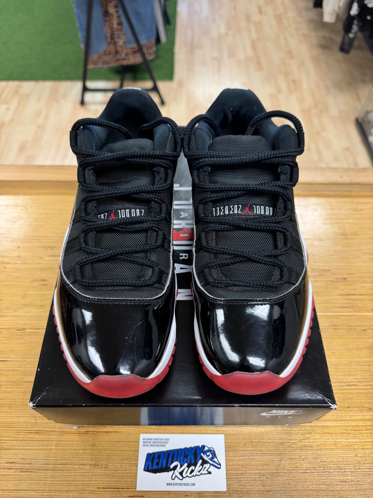 Jordan 11 Retro Low “Bred” 2025 (Sz 7.5)