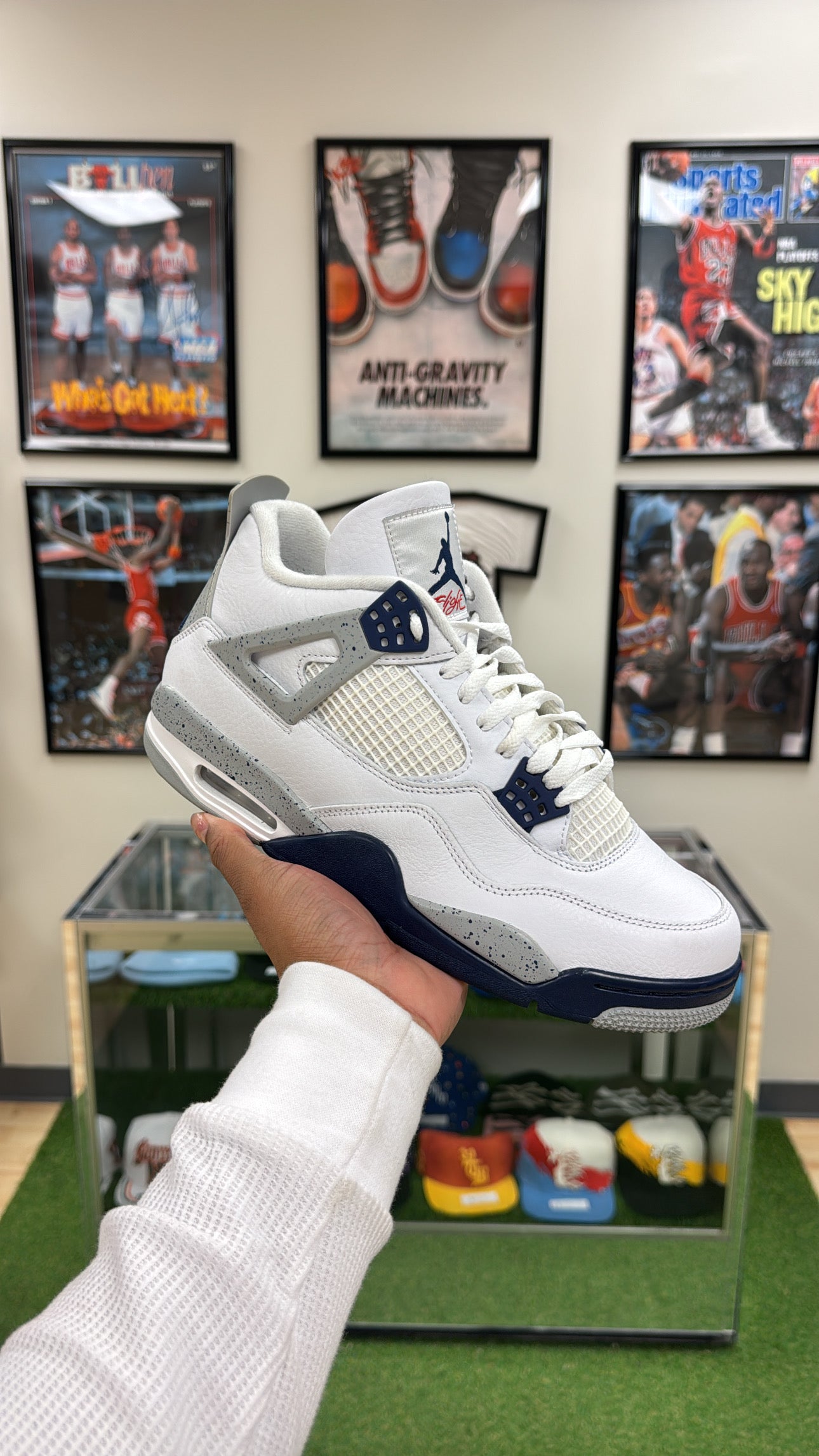 Jordan 4 Retro “Midnight Navy” (Sz 10)