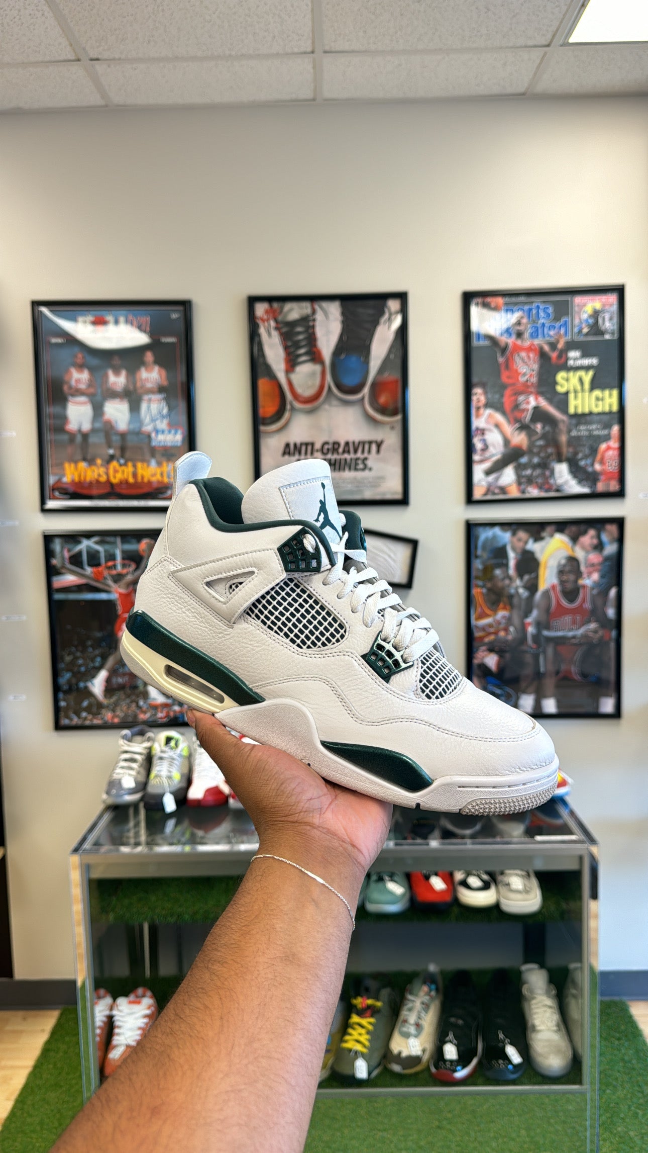 Jordan 4 Retro “Oxidized Green” (Sz 11)