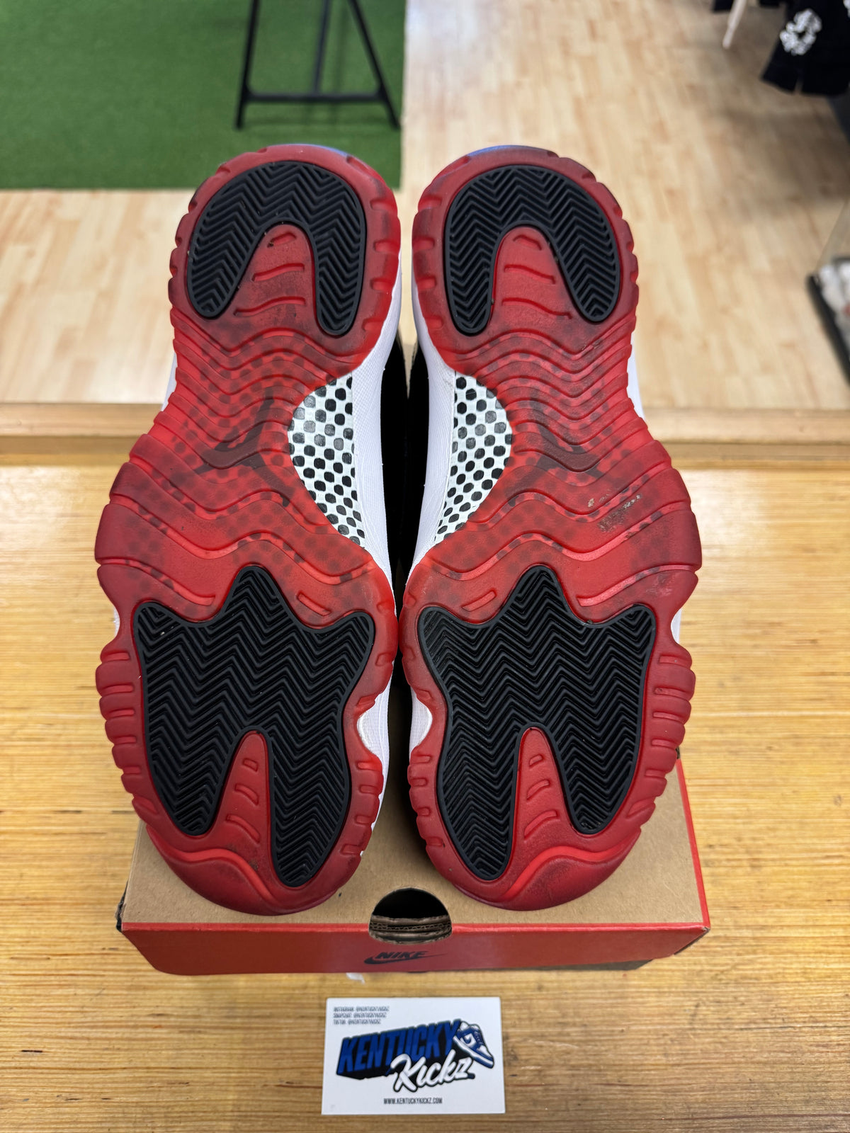 Jordan 11 Retro “Playoffs Bred” 2019 (Sz 11)