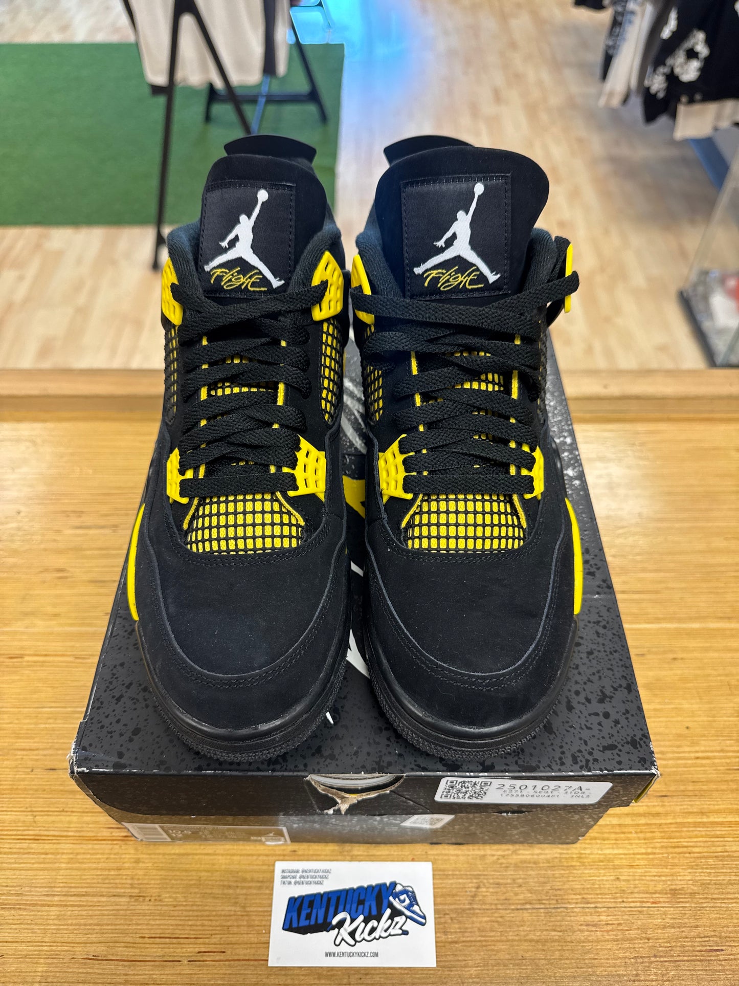 Jordan 4 Retro “Thunder” (Sz 10.5)