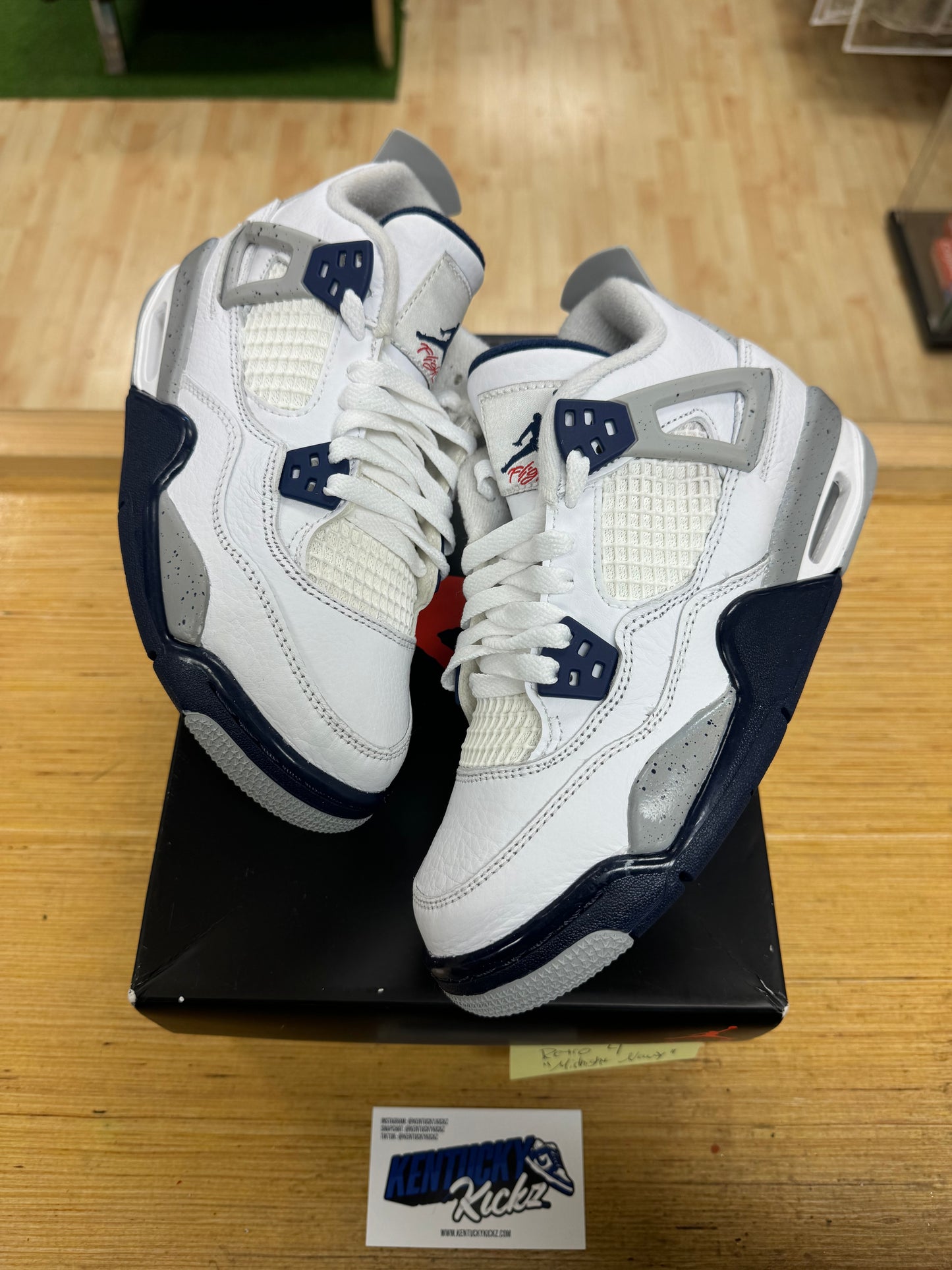 Jordan 4 Retro “Midnight Navy” (Sz 4.5Y)