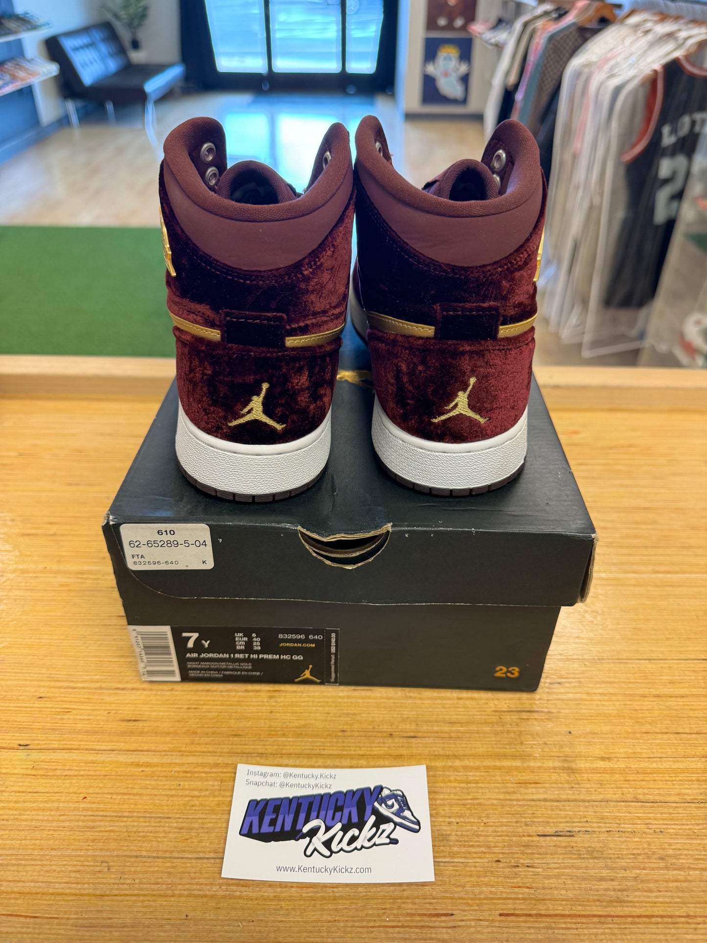 Jordan 1 Retro “Heiress Night Maroon” (Sz 7Y) (USED 1x)