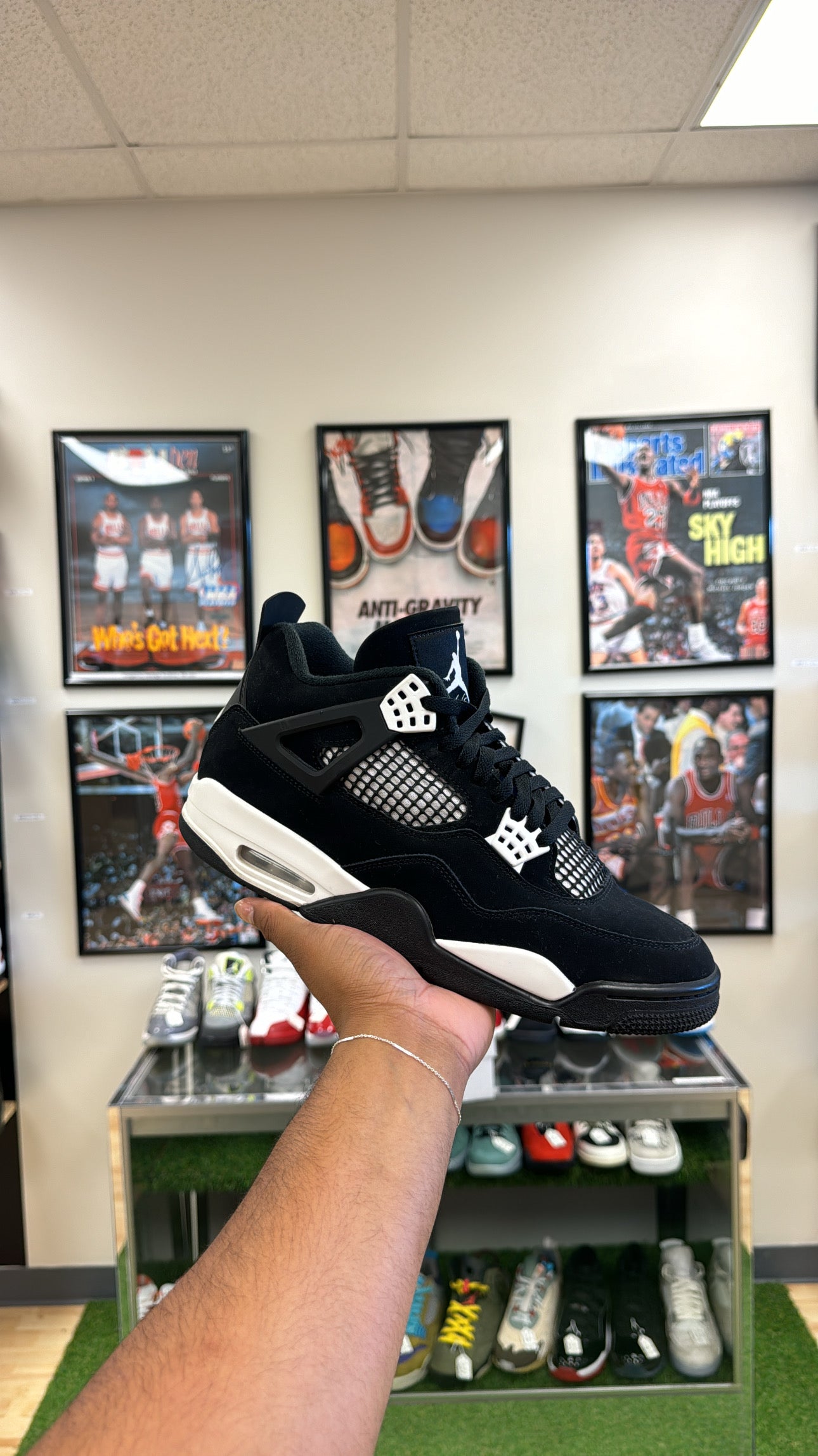 Jordan 4 Retro “White Thunder” (Sz 10.5)