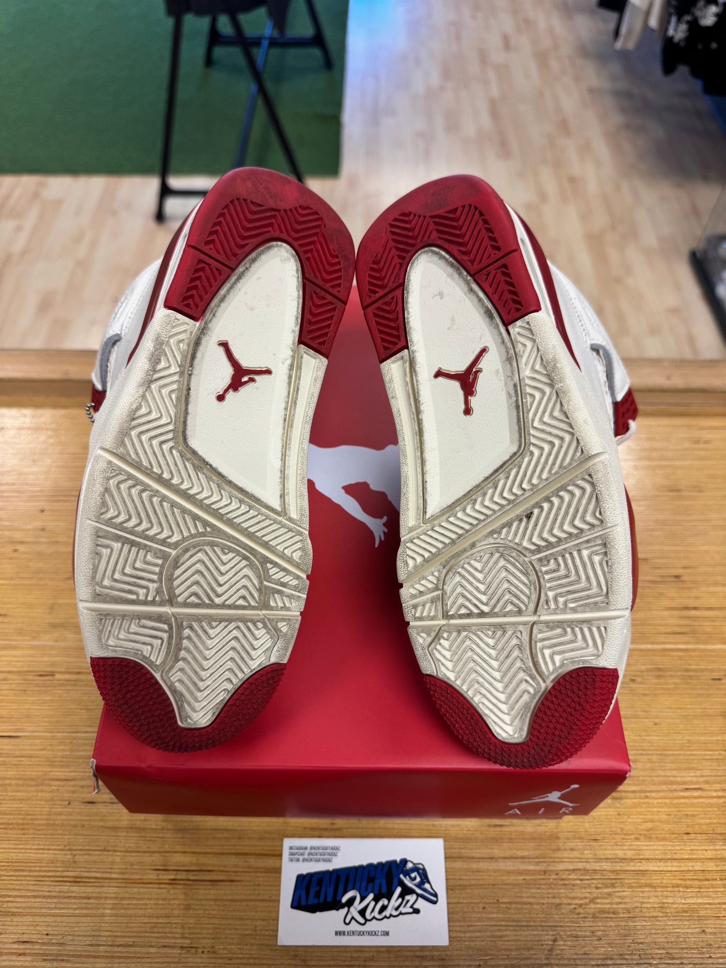 Jordan 4 Retro “Valentine’s Day Sierra Red” (Sz 6W / 4.5Y)