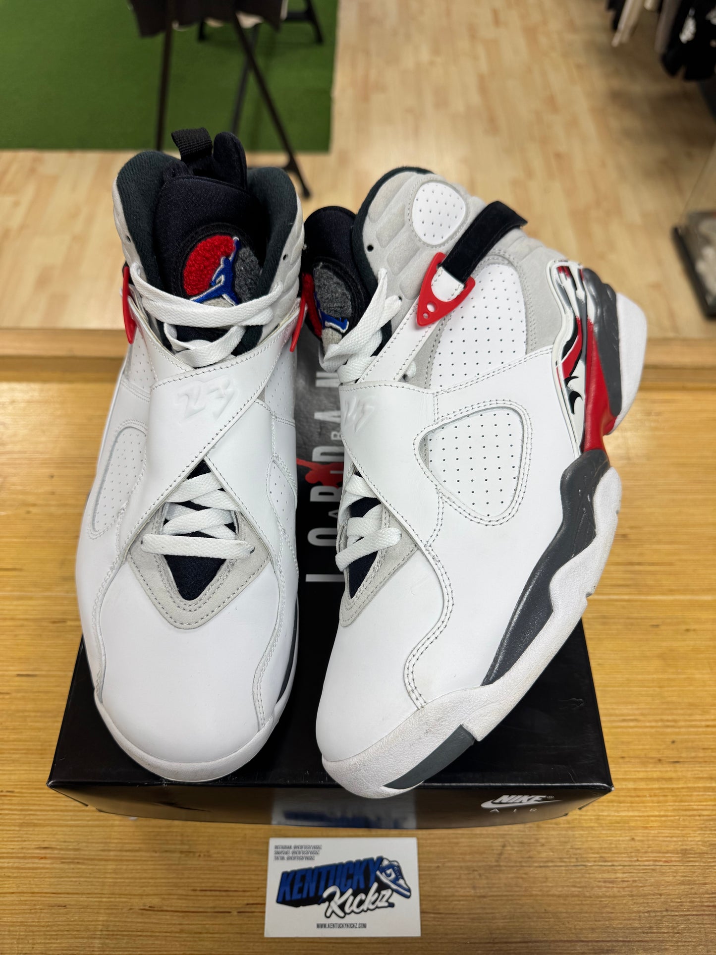 Jordan 8 Retro “White True Red” 2025 (Sz 11)