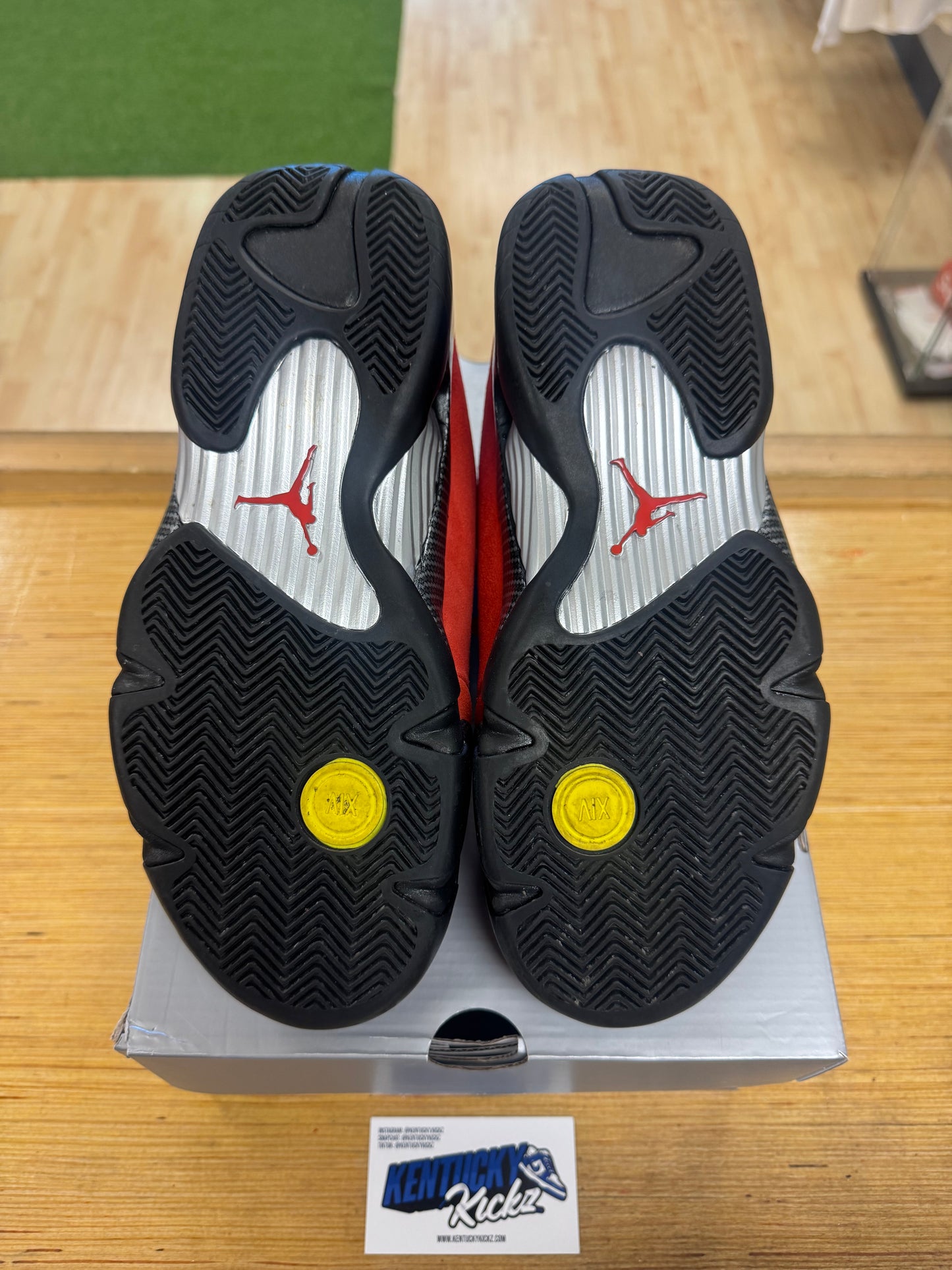 Jordan 14 Retro “Ferrari” 2025 (Sz 8.5)
