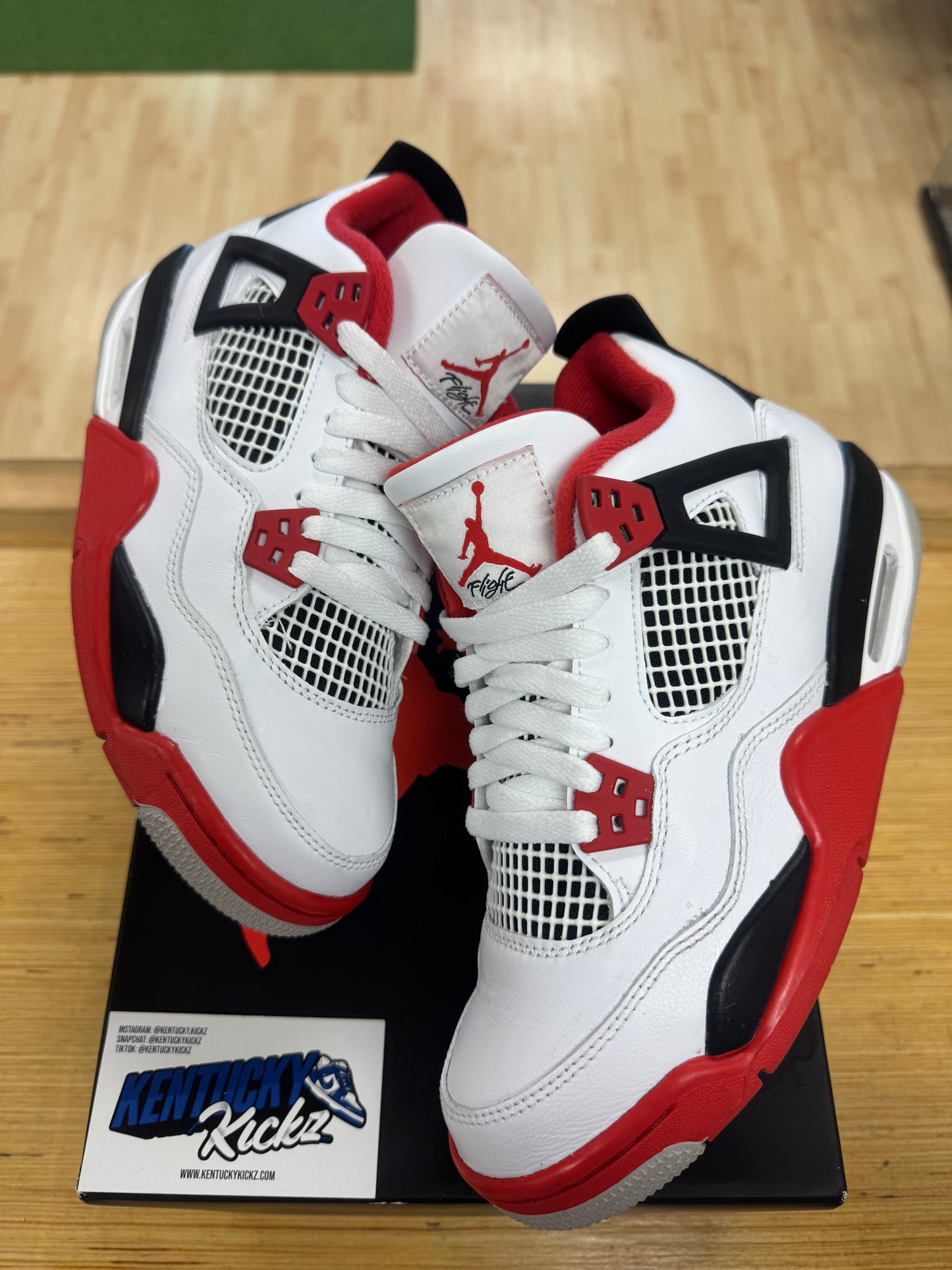 Jordan 4 Retro “Fire Red” 2020 (Sz 6Y)
