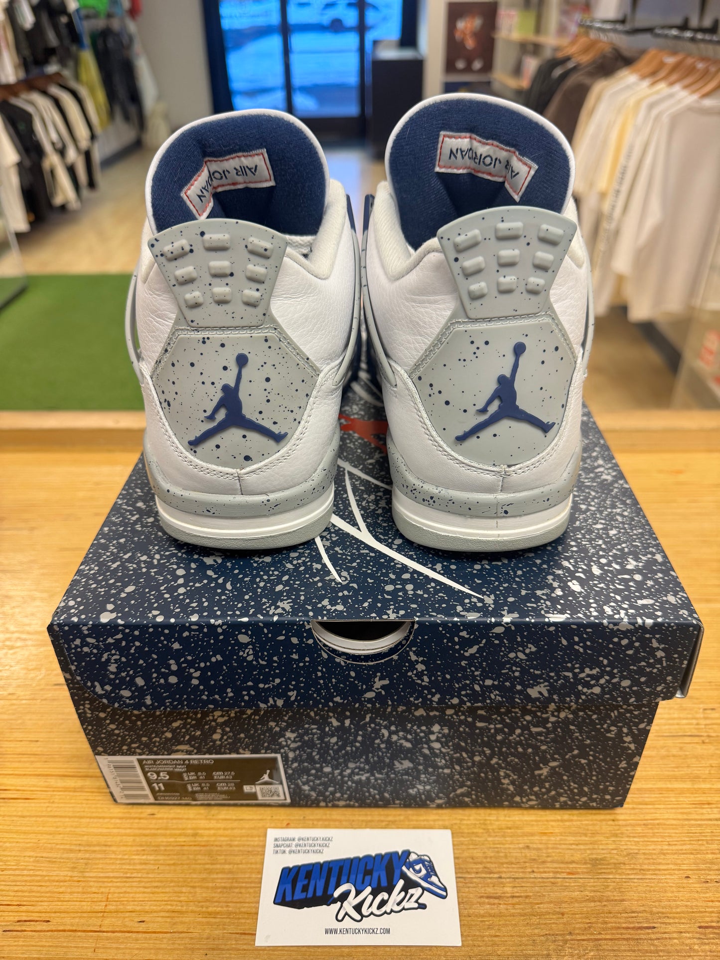 Jordan 4 Retro “Midnight Navy” (Sz 9.5)