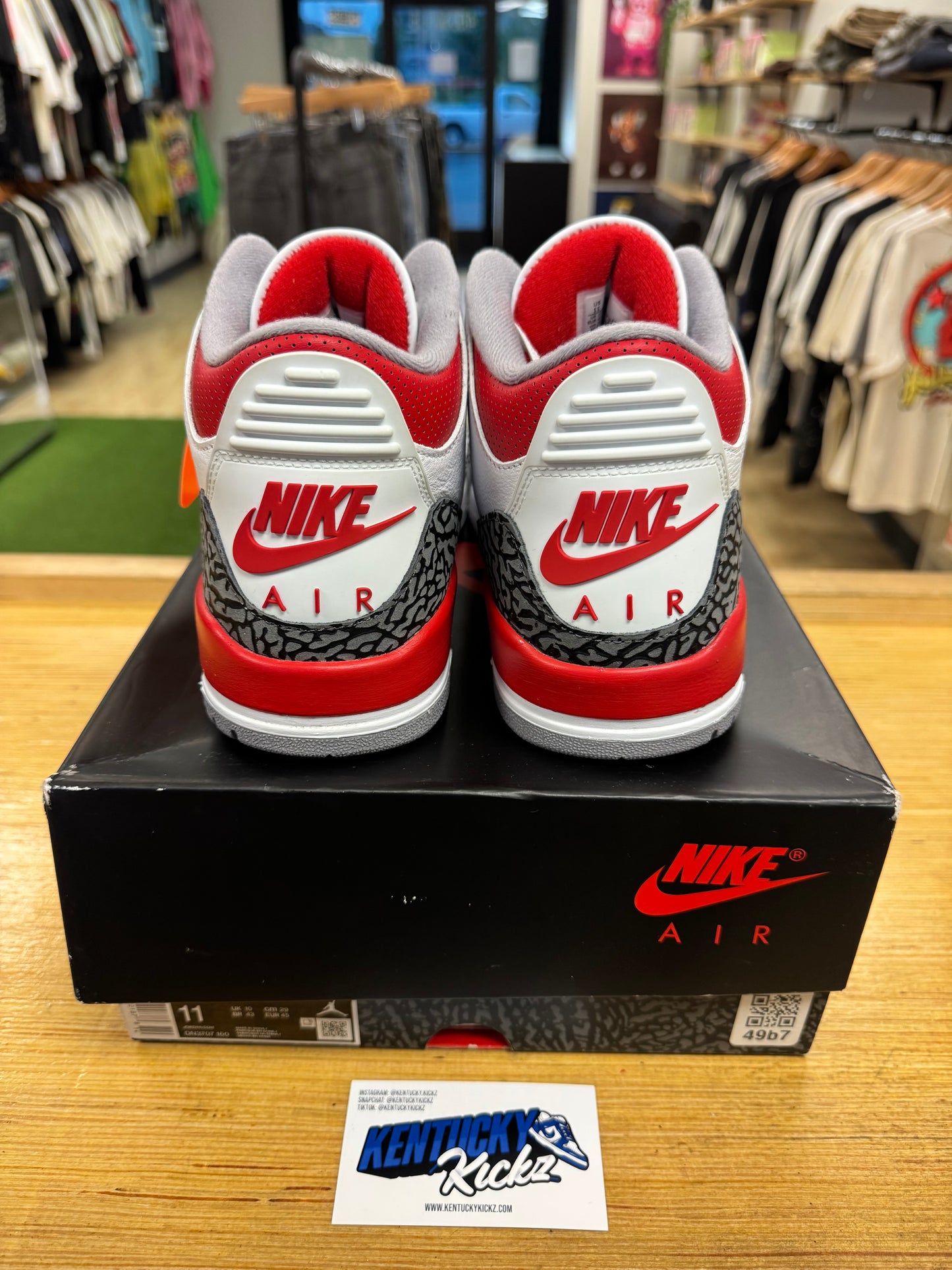 Jordan 3 Retro “Fire Red” 2022 (Sz 11)