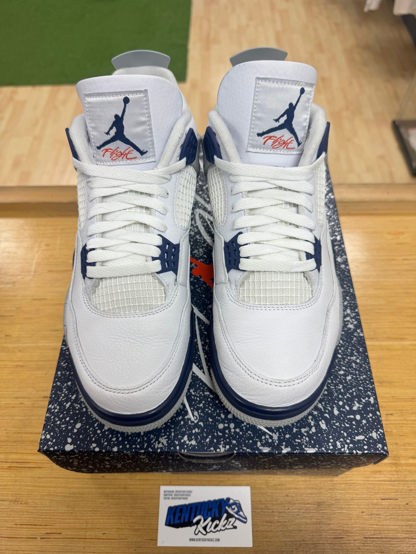 Jordan 4 Retro “Midnight Navy” (Sz 9.5)