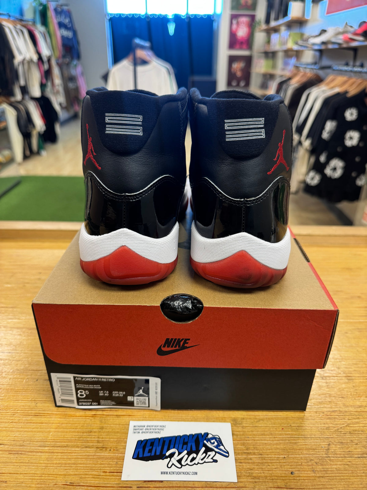Jordan 11 Retro “Playoffs Bred” 2019 (Sz 8.5)