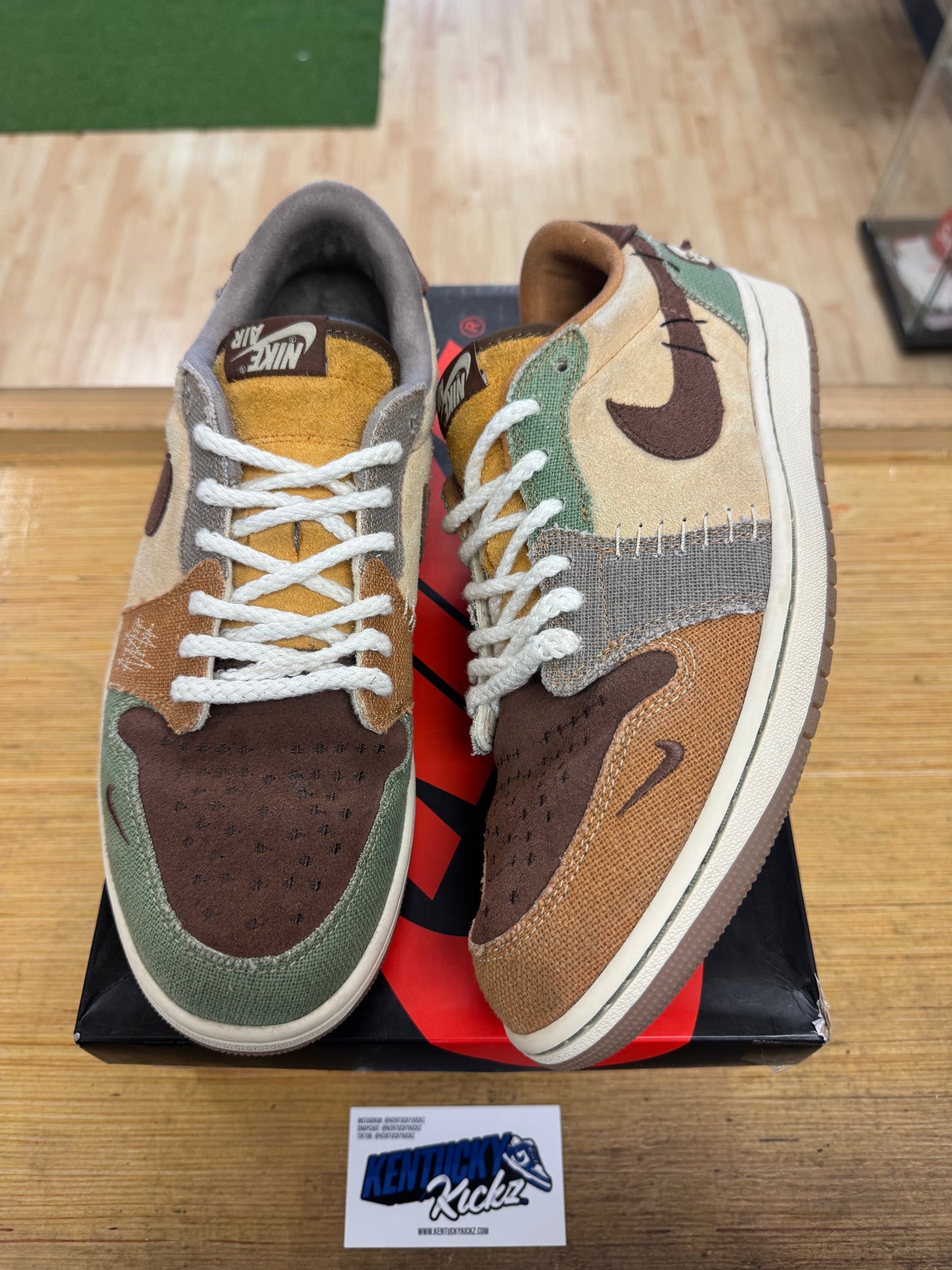 Jordan 1 Retro Low OG “Zion Williamson voodoo” (Sz 11.5)