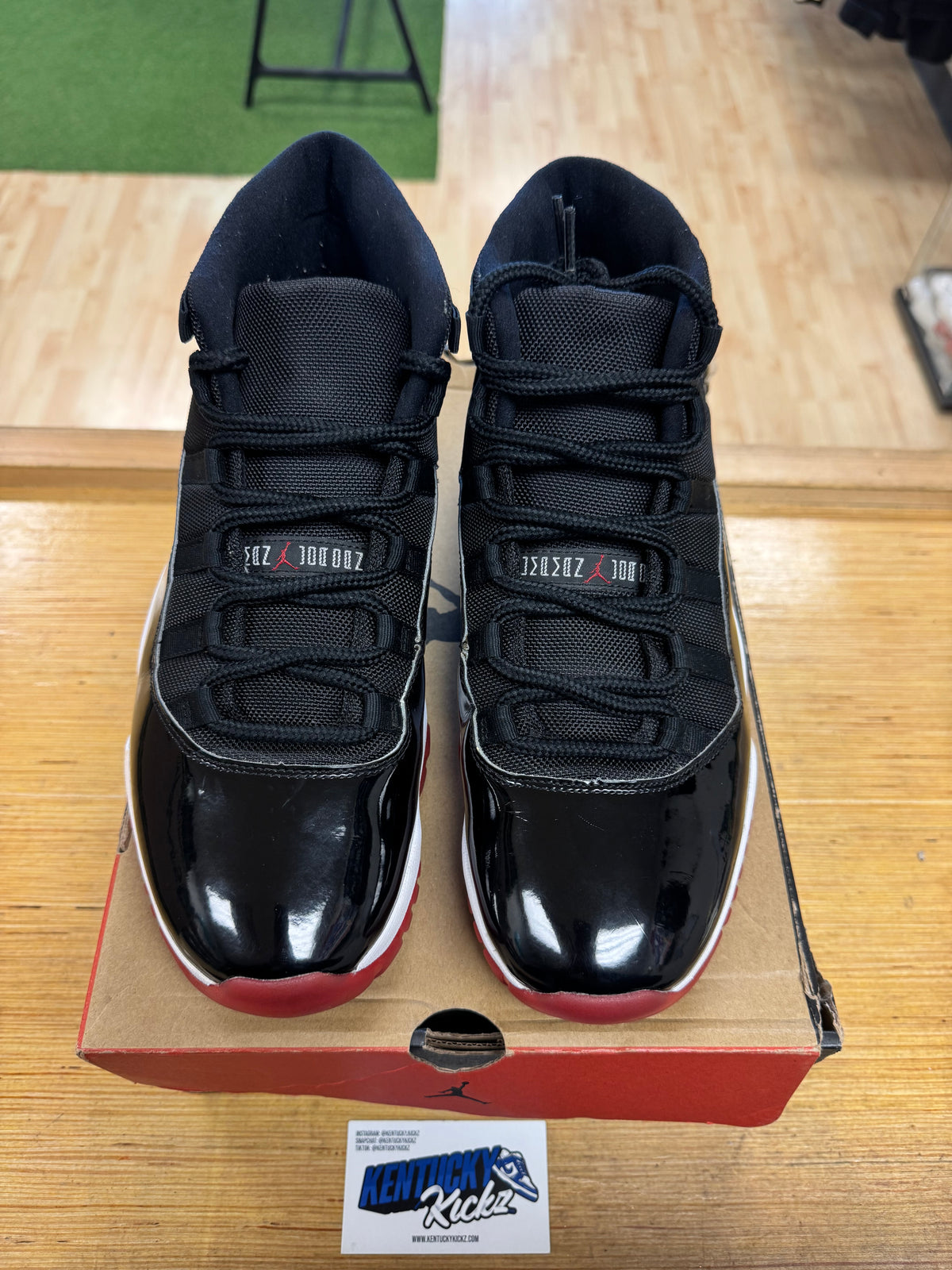 Jordan 11 Retro “Playoffs Bred” 2019 (Sz 11.5)