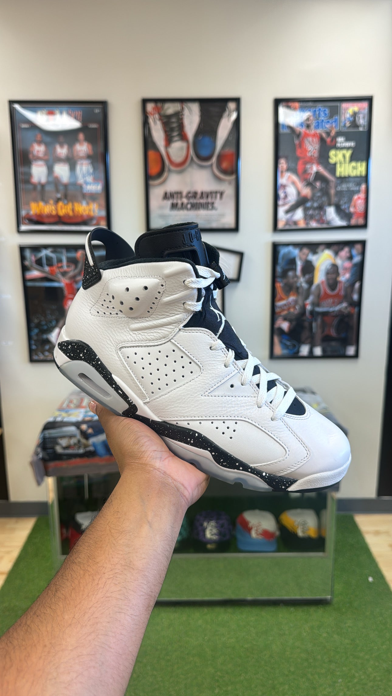 Jordan 6 Retro “Oreo” (Sz 10.5)