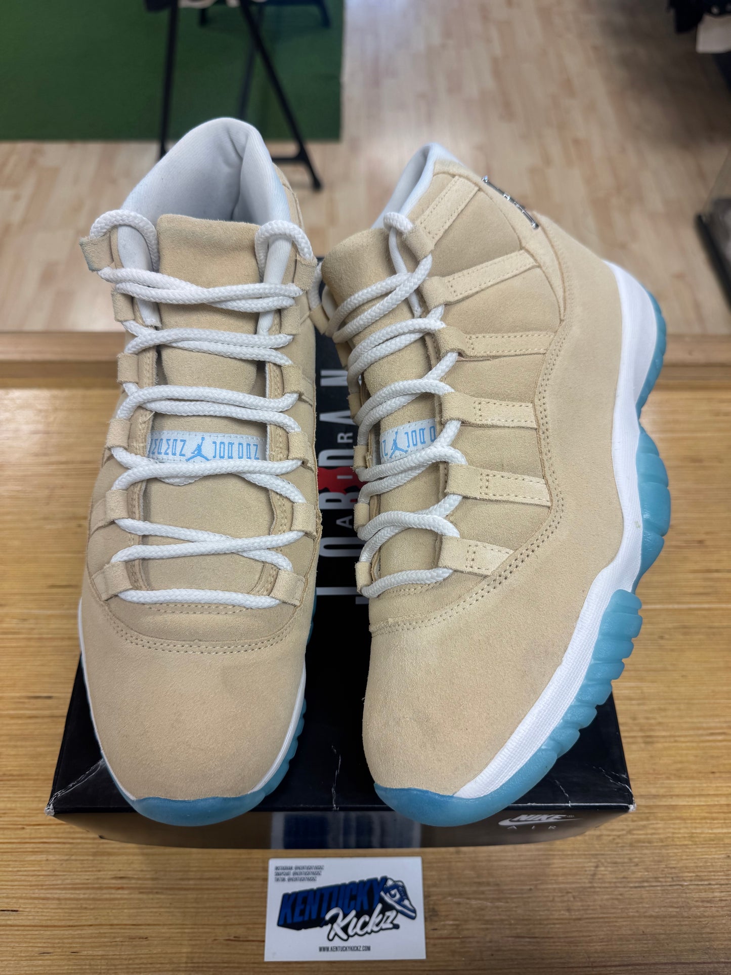 Jordan 11 Retro “H-Town” (Sz 11)